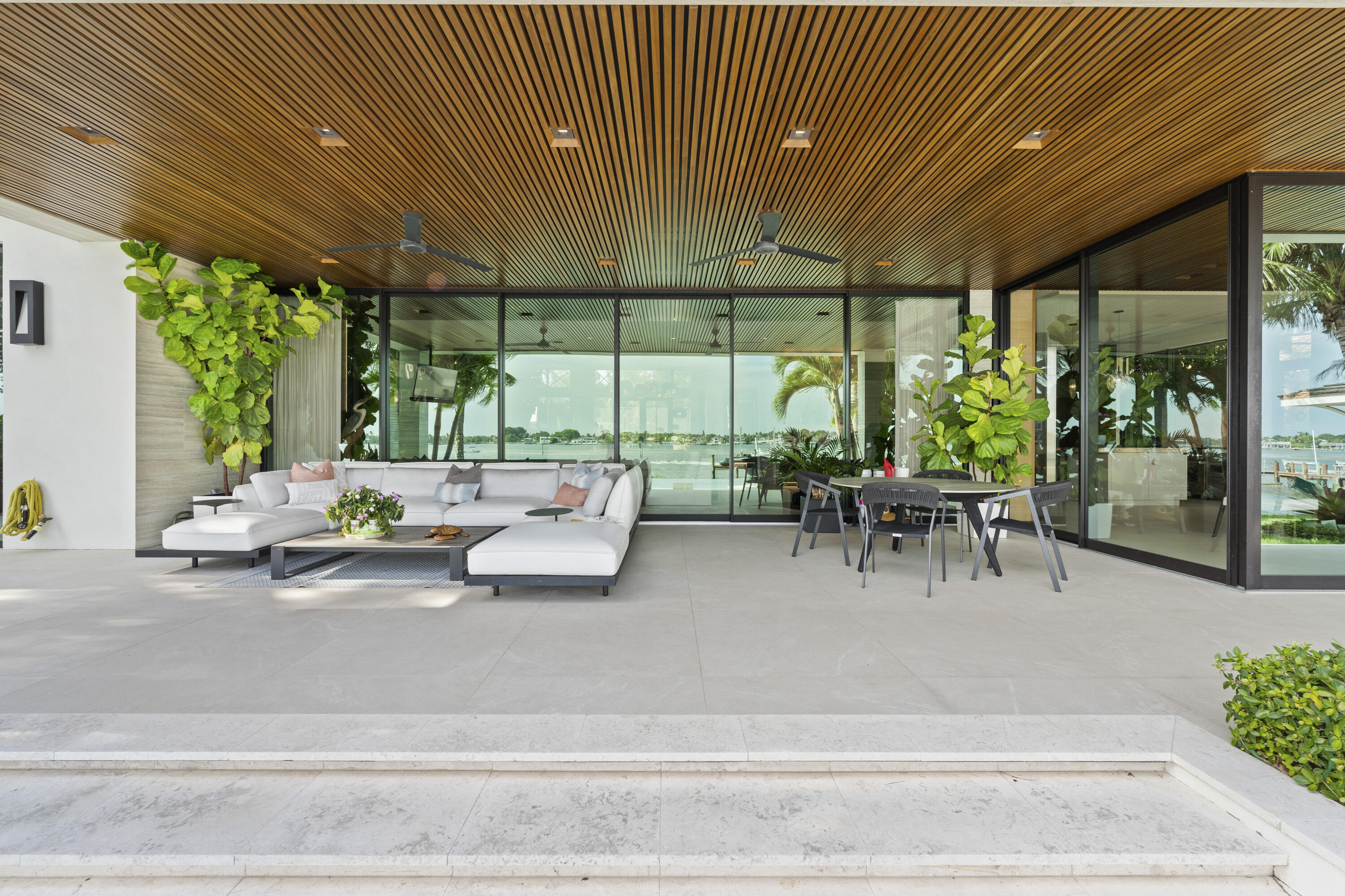 ANCHORAGE POINT - Residential