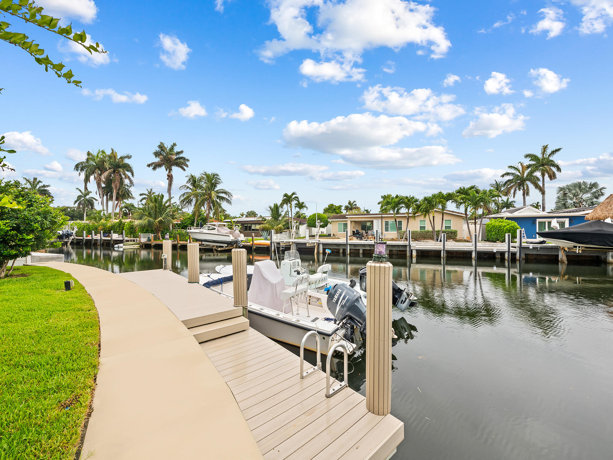 CORAL KEY VILLAS 2ND SEC - Residential