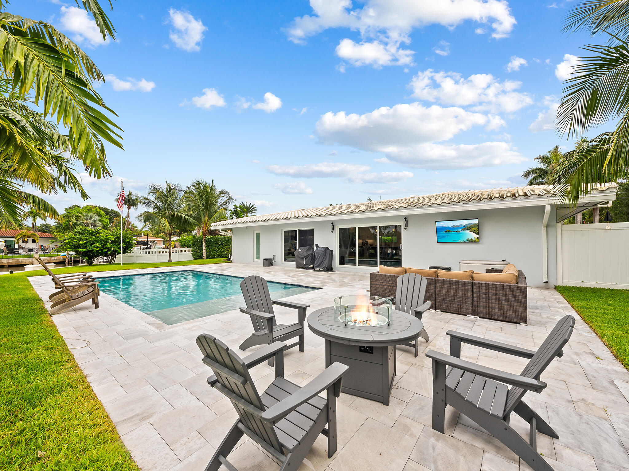 CORAL KEY VILLAS 2ND SEC - Residential