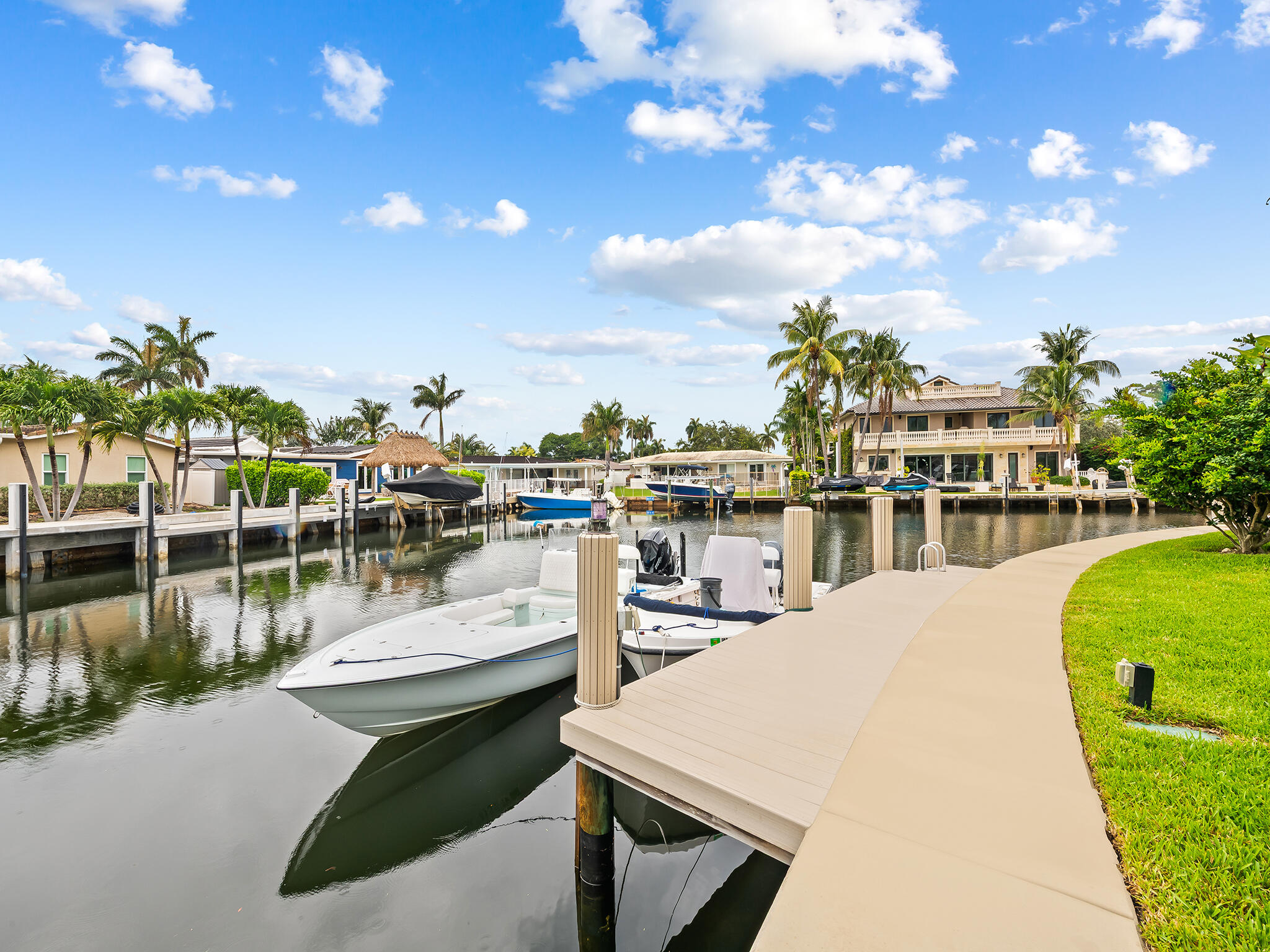 CORAL KEY VILLAS 2ND SEC - Residential