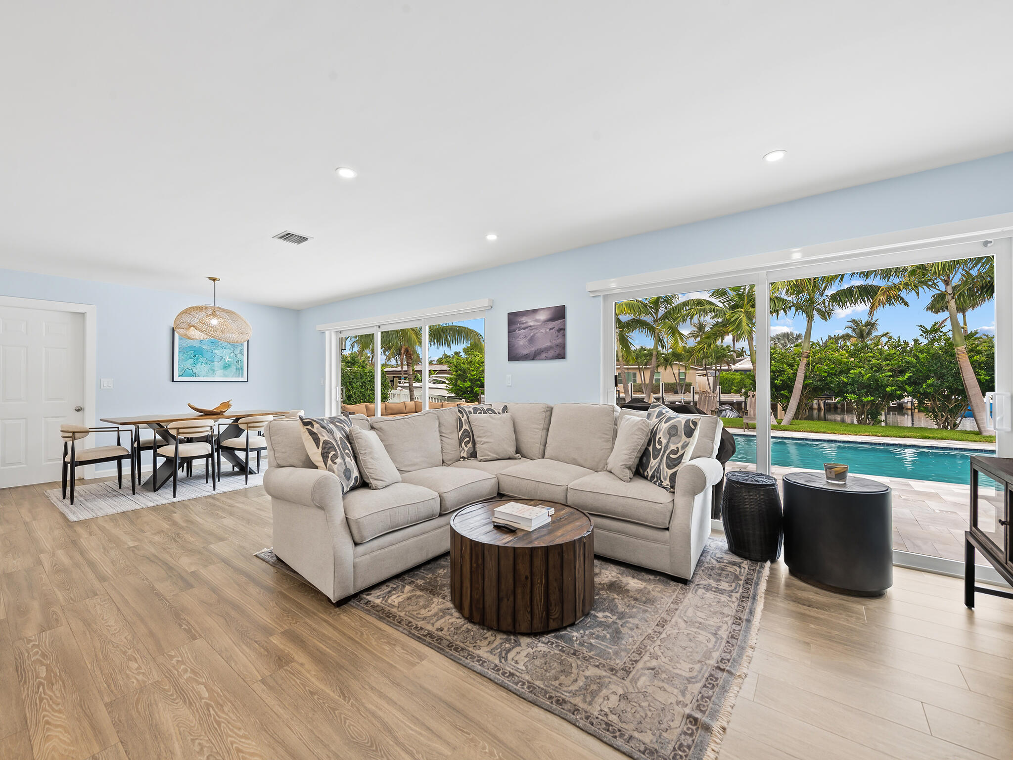 CORAL KEY VILLAS 2ND SEC - Residential