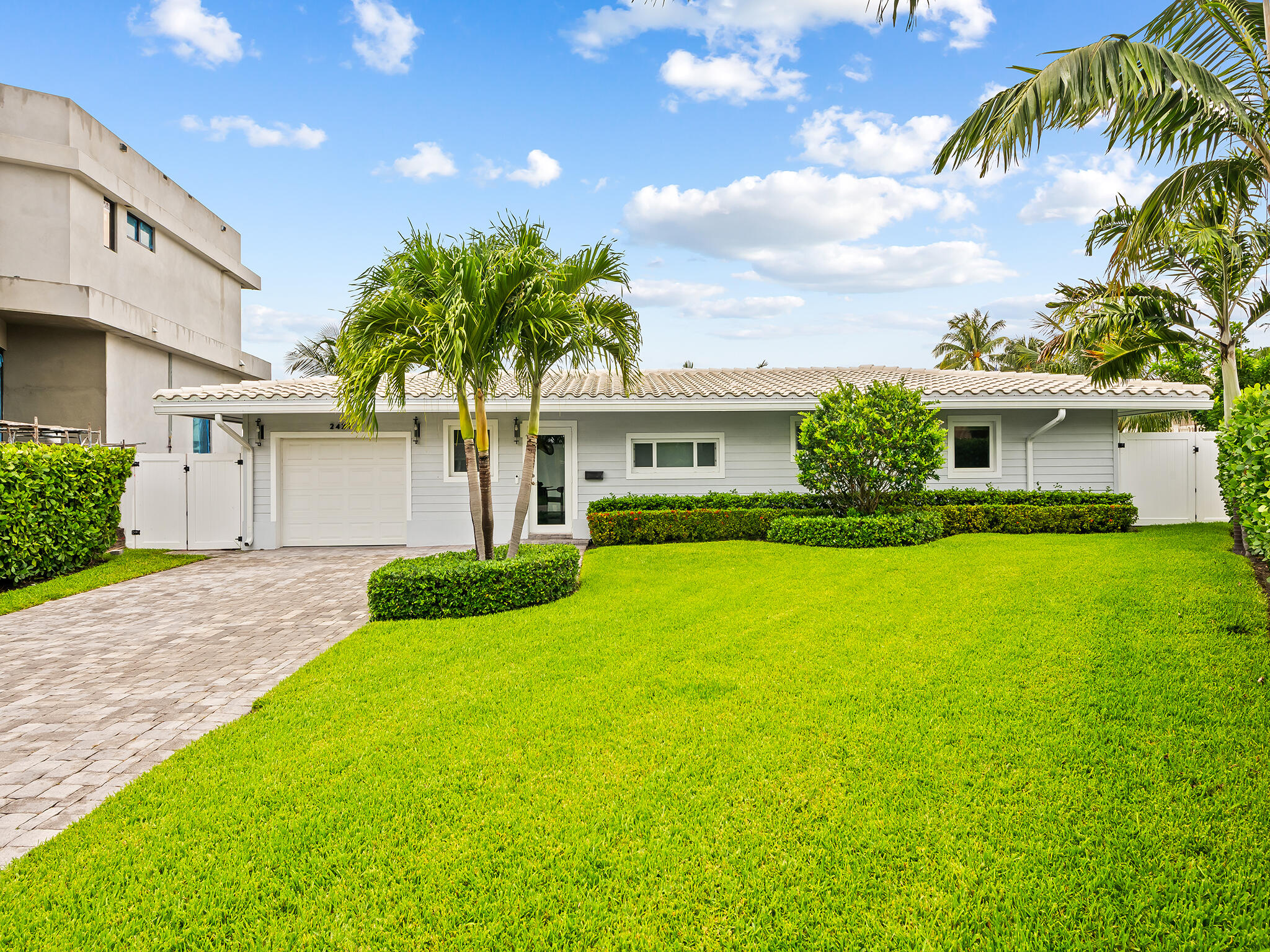 CORAL KEY VILLAS 2ND SEC - Residential