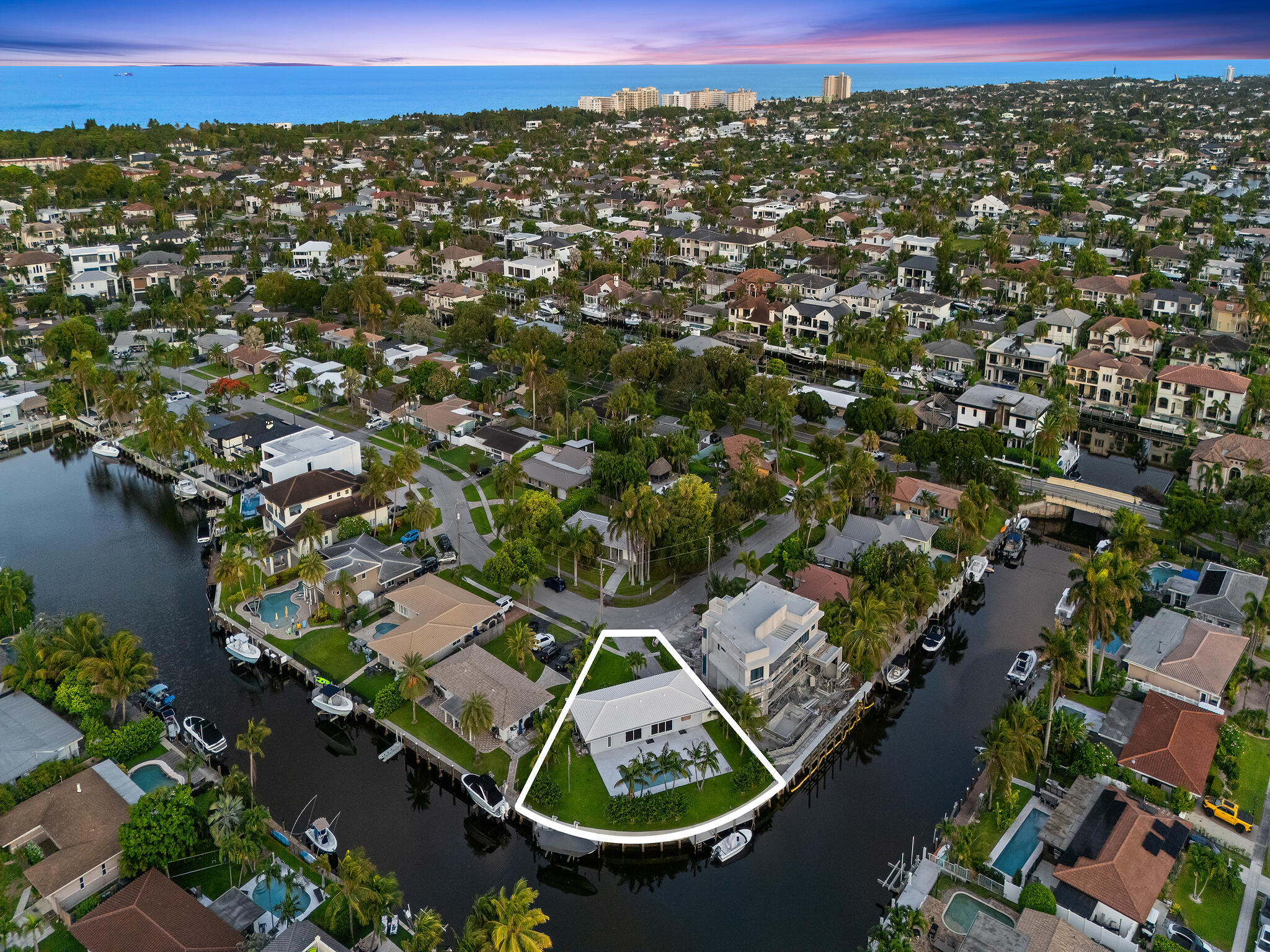 CORAL KEY VILLAS 2ND SEC - Residential