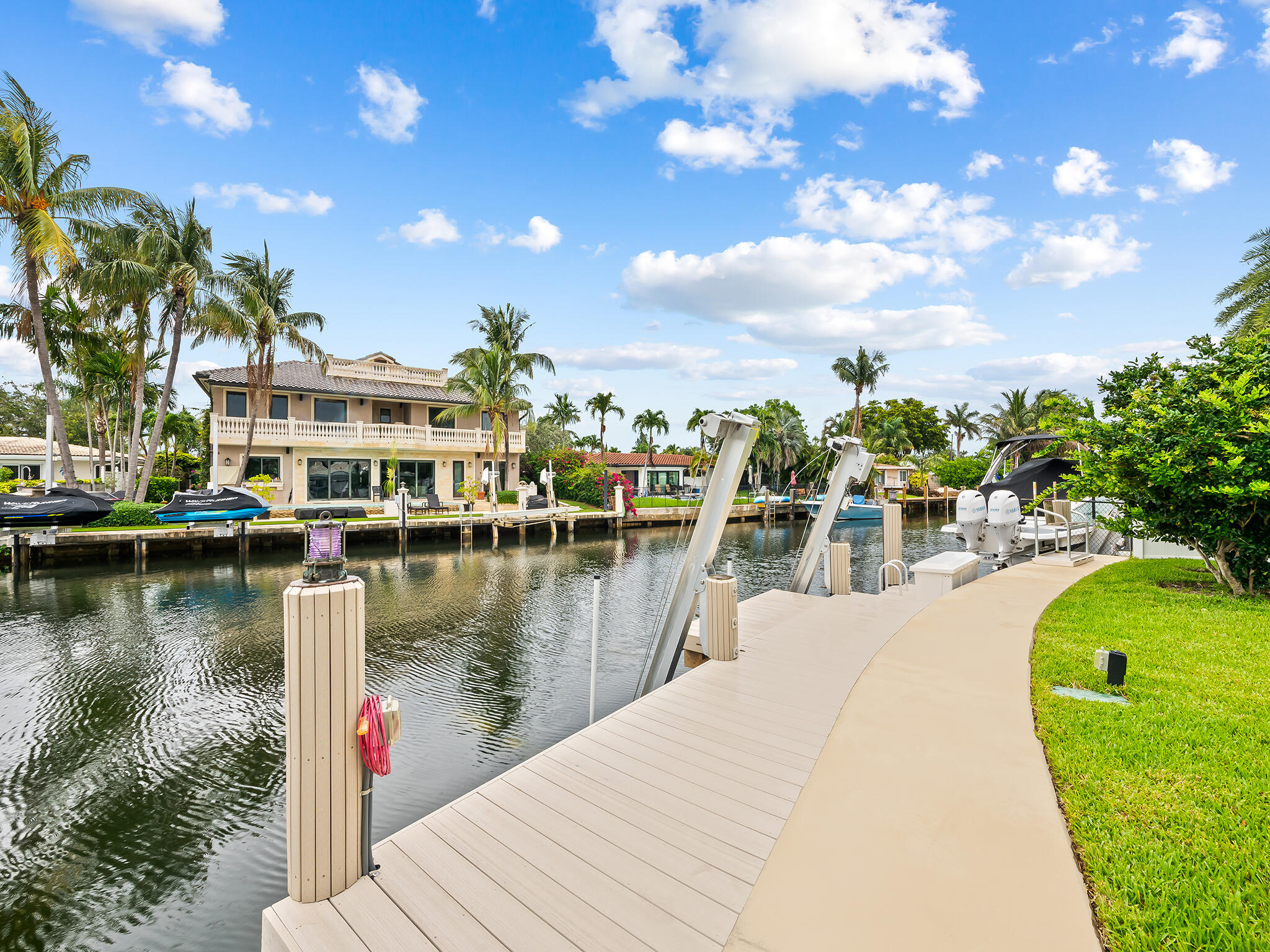 CORAL KEY VILLAS 2ND SEC - Residential