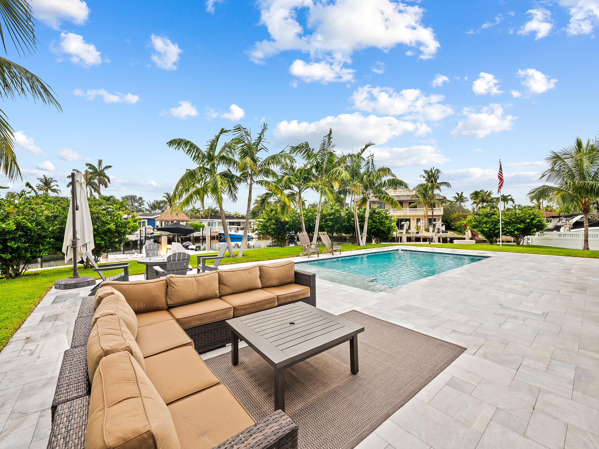 CORAL KEY VILLAS 2ND SEC - Residential