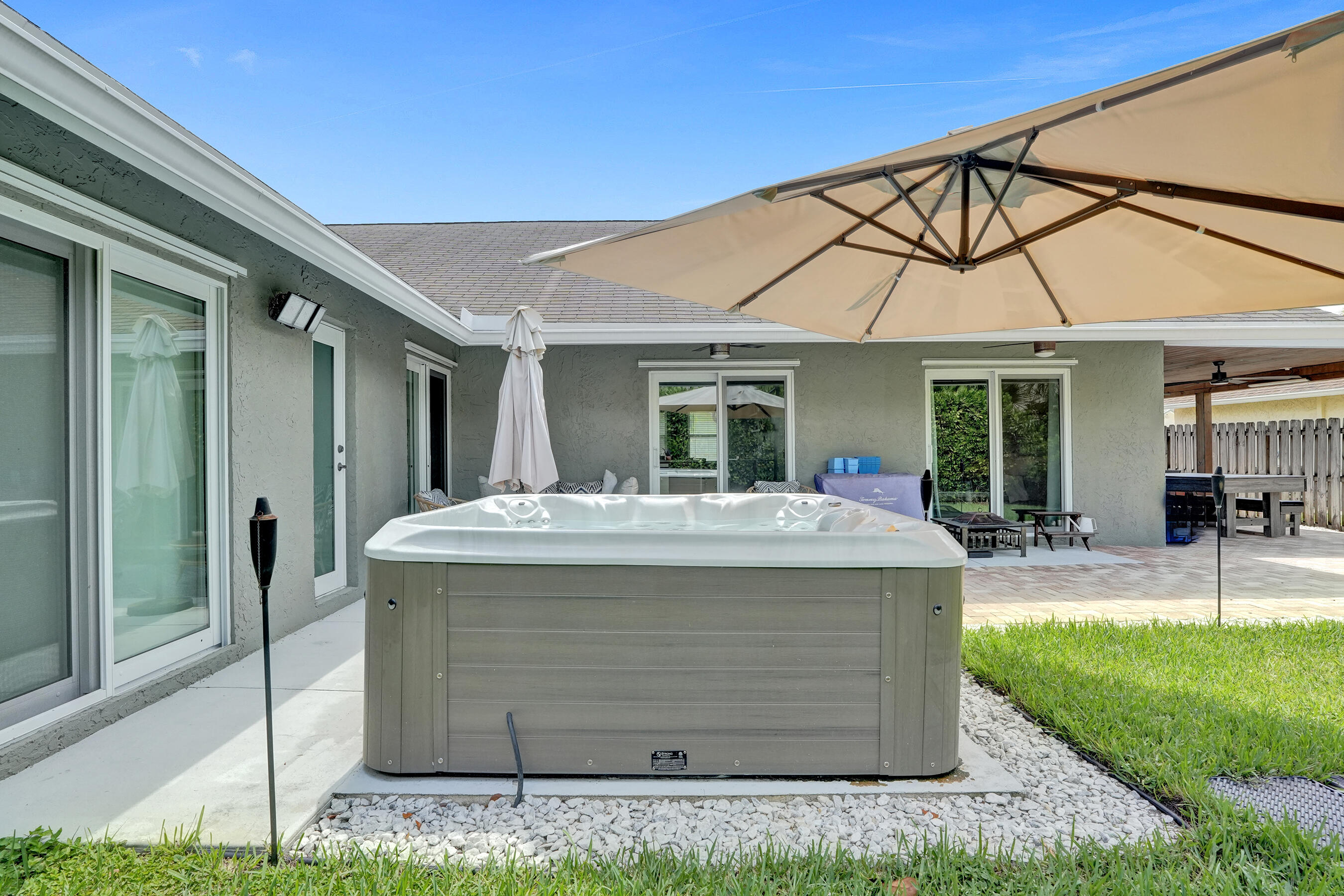 TROPIC PALMS 2 - Residential