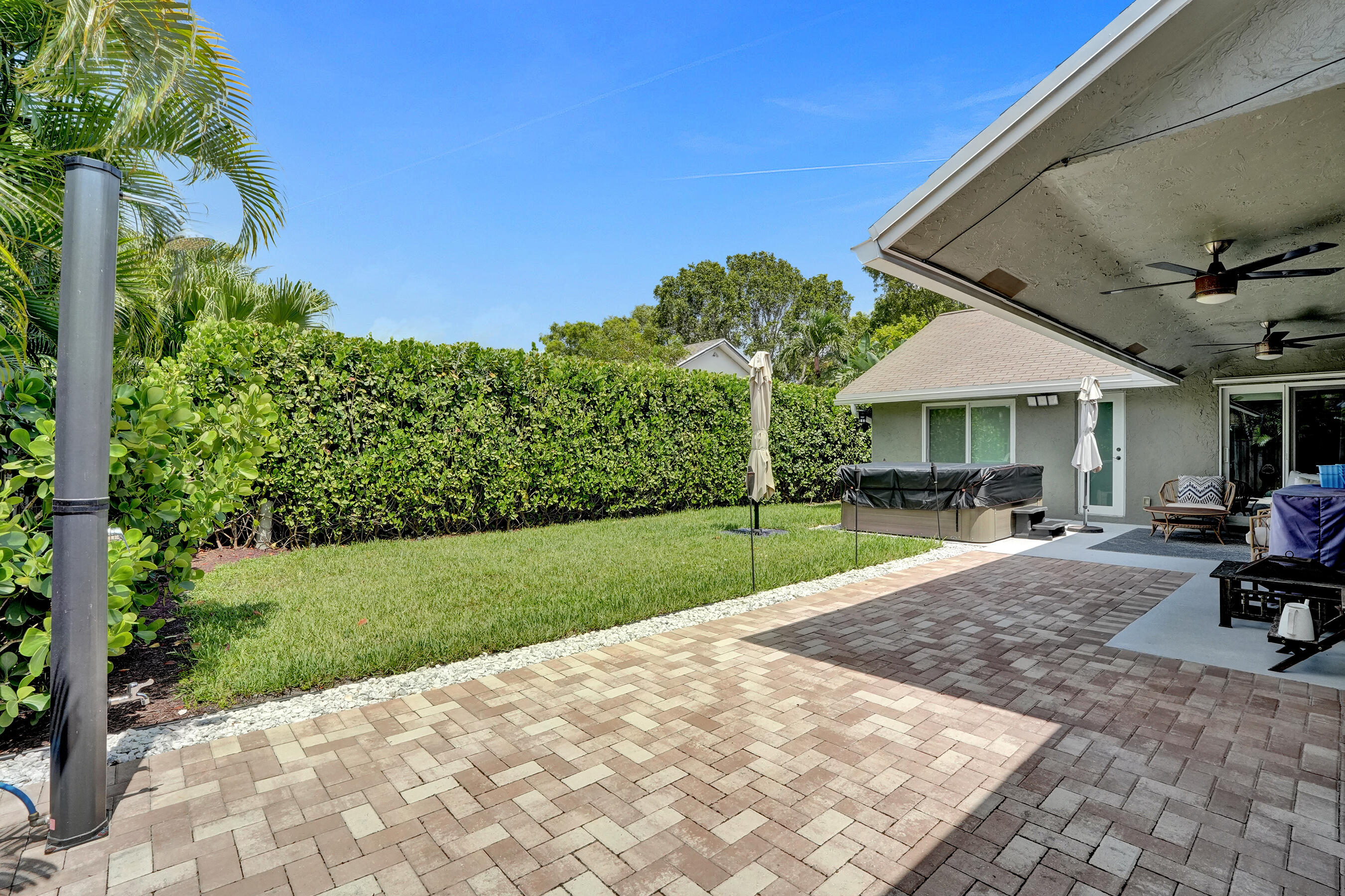 TROPIC PALMS 2 - Residential