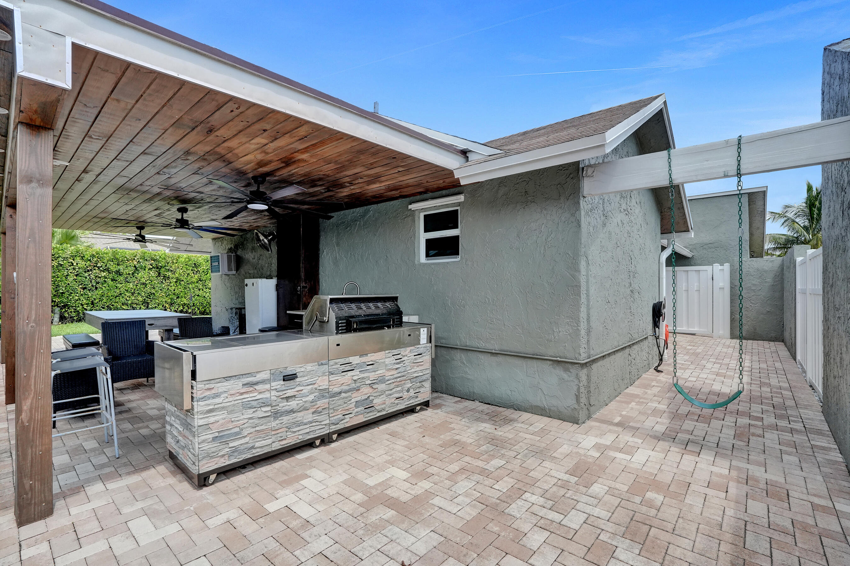 TROPIC PALMS 2 - Residential