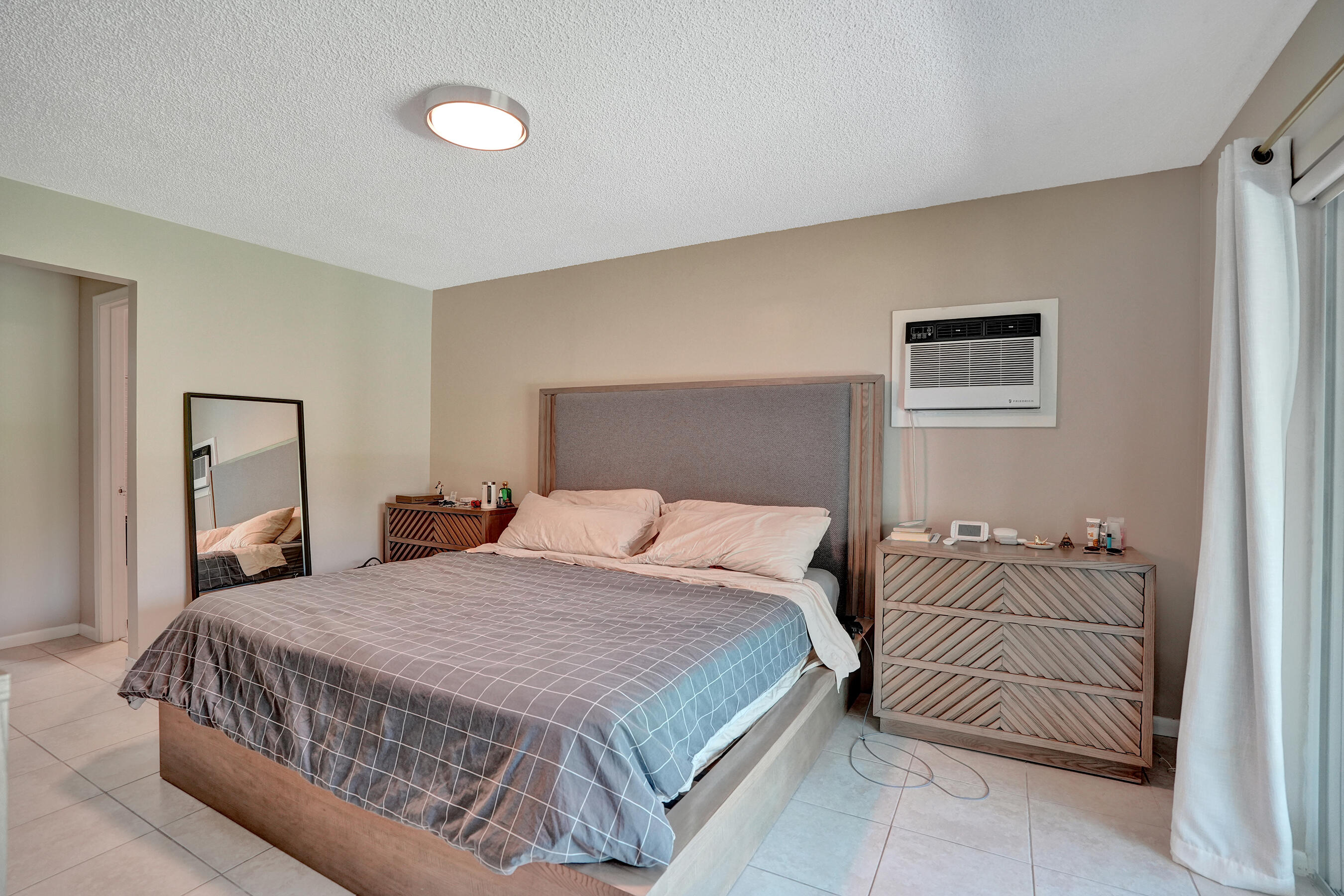TROPIC PALMS 2 - Residential