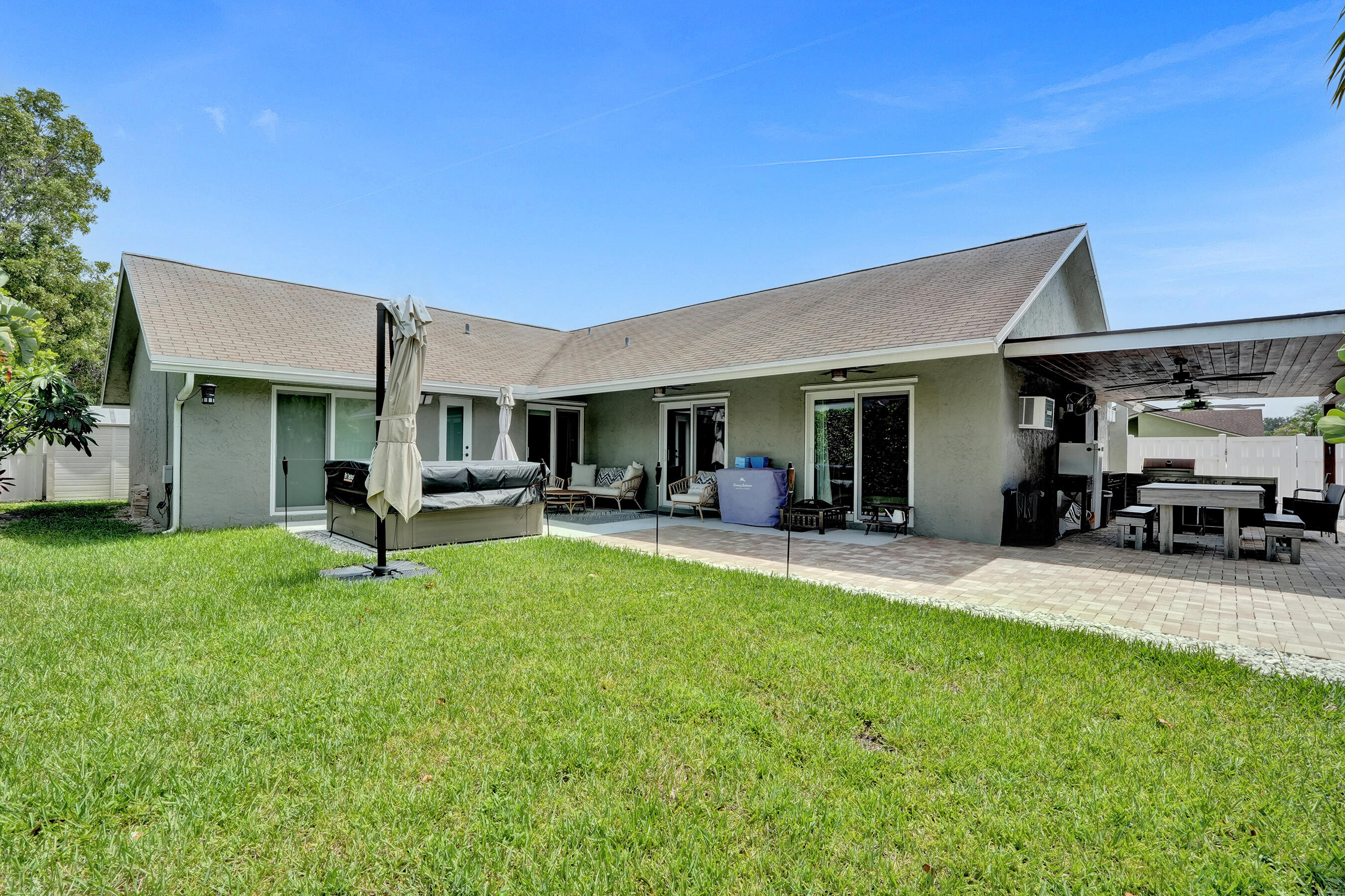 TROPIC PALMS 2 - Residential