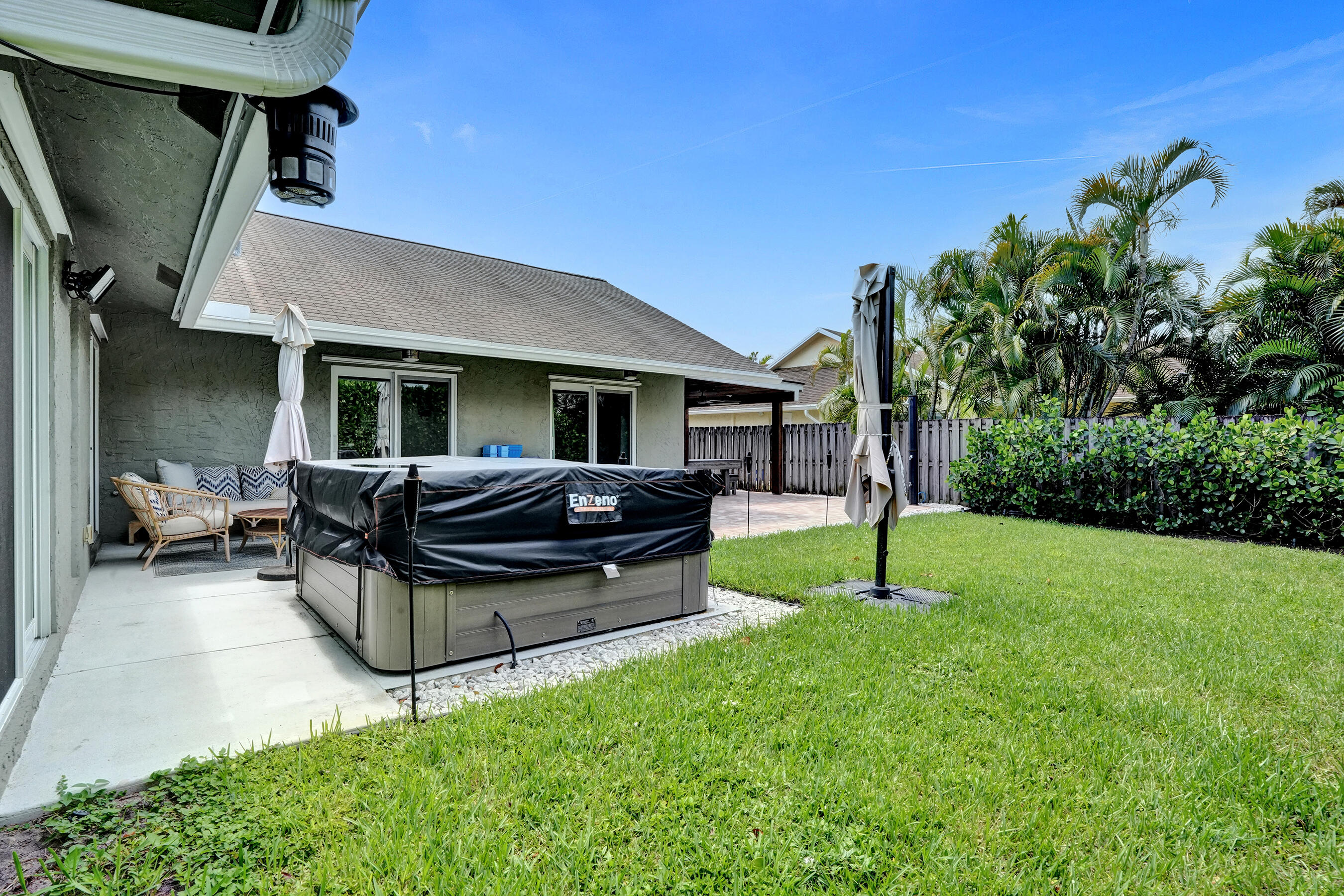 TROPIC PALMS 2 - Residential