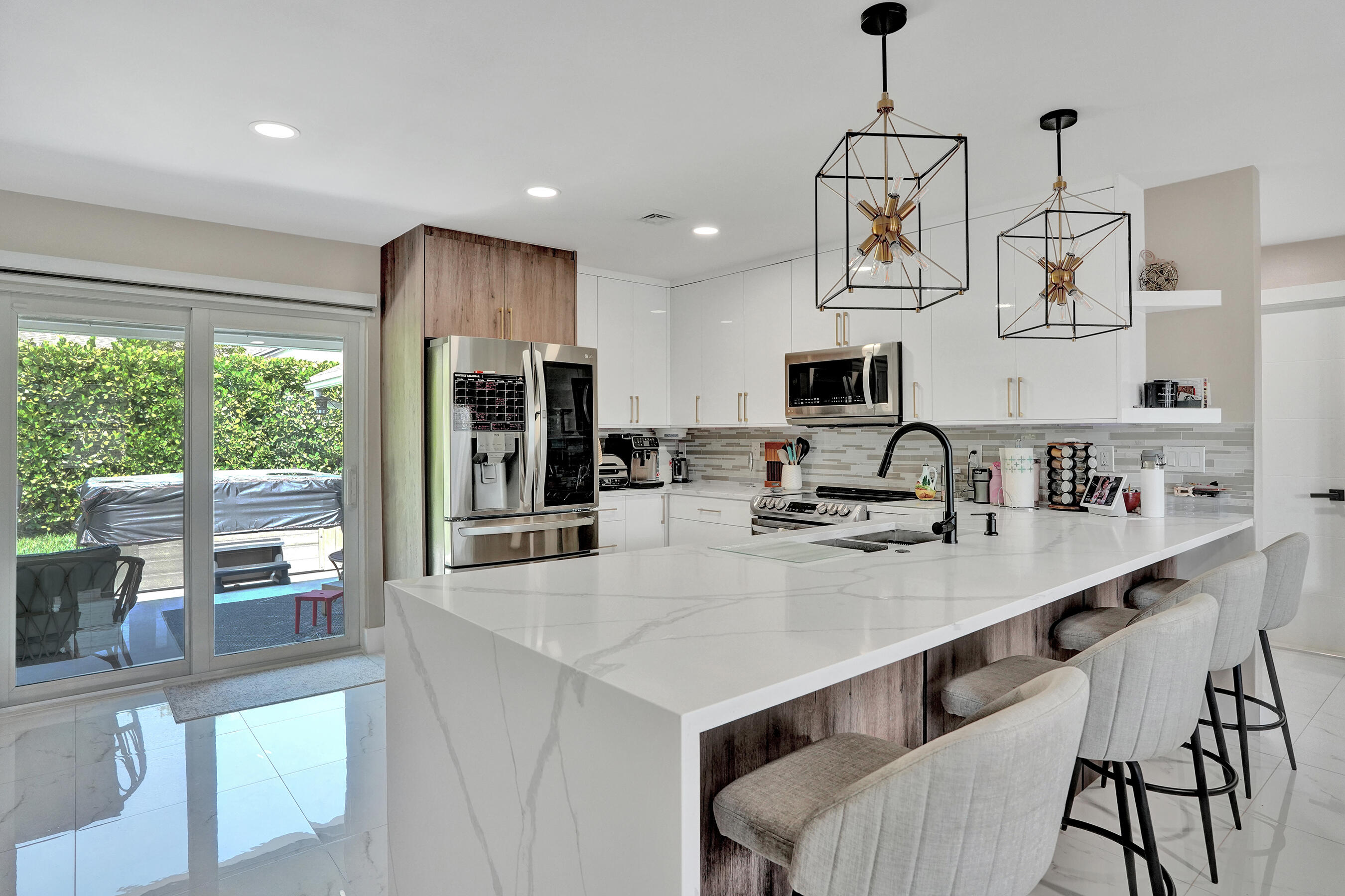 TROPIC PALMS 2 - Residential