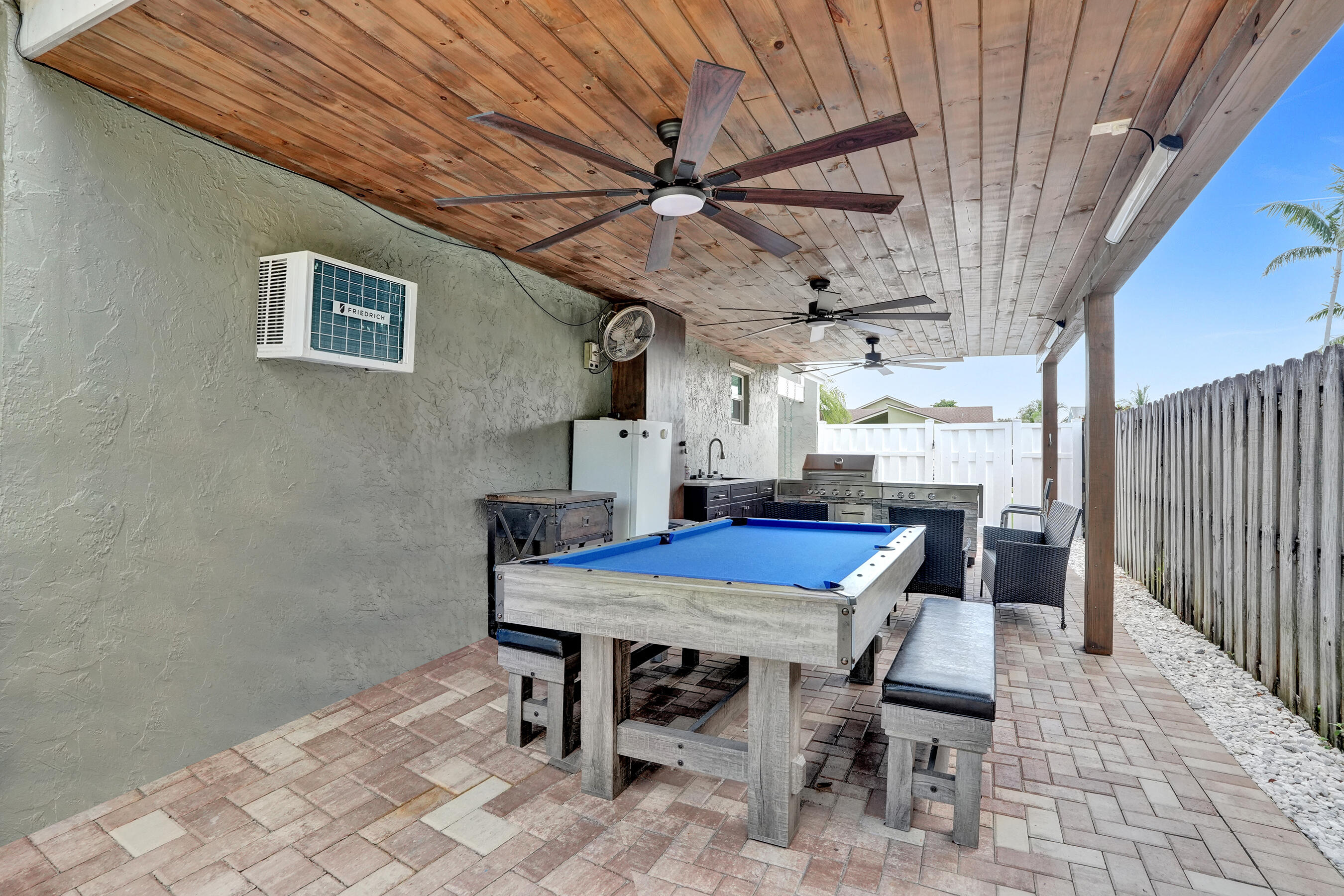 TROPIC PALMS 2 - Residential