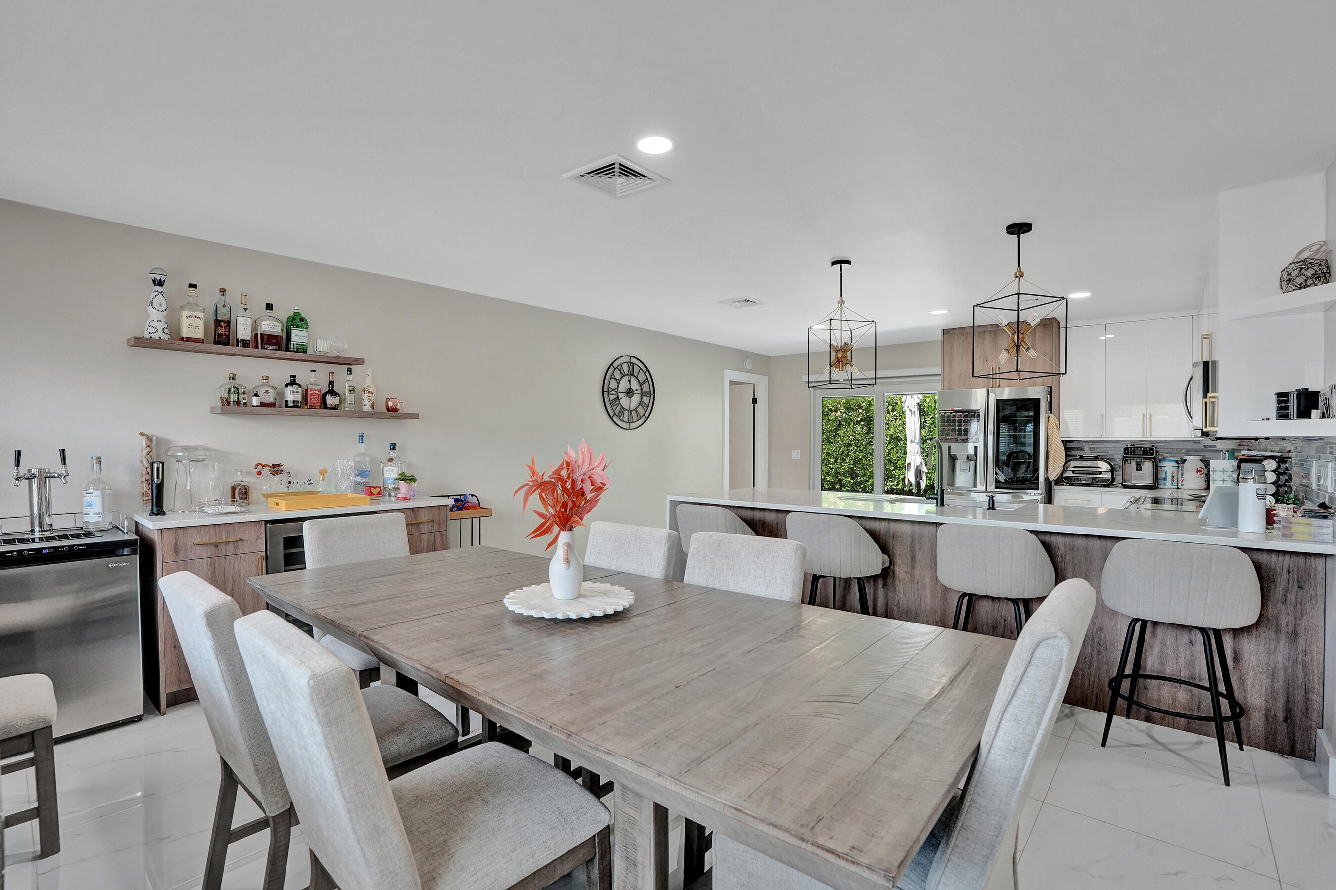TROPIC PALMS 2 - Residential