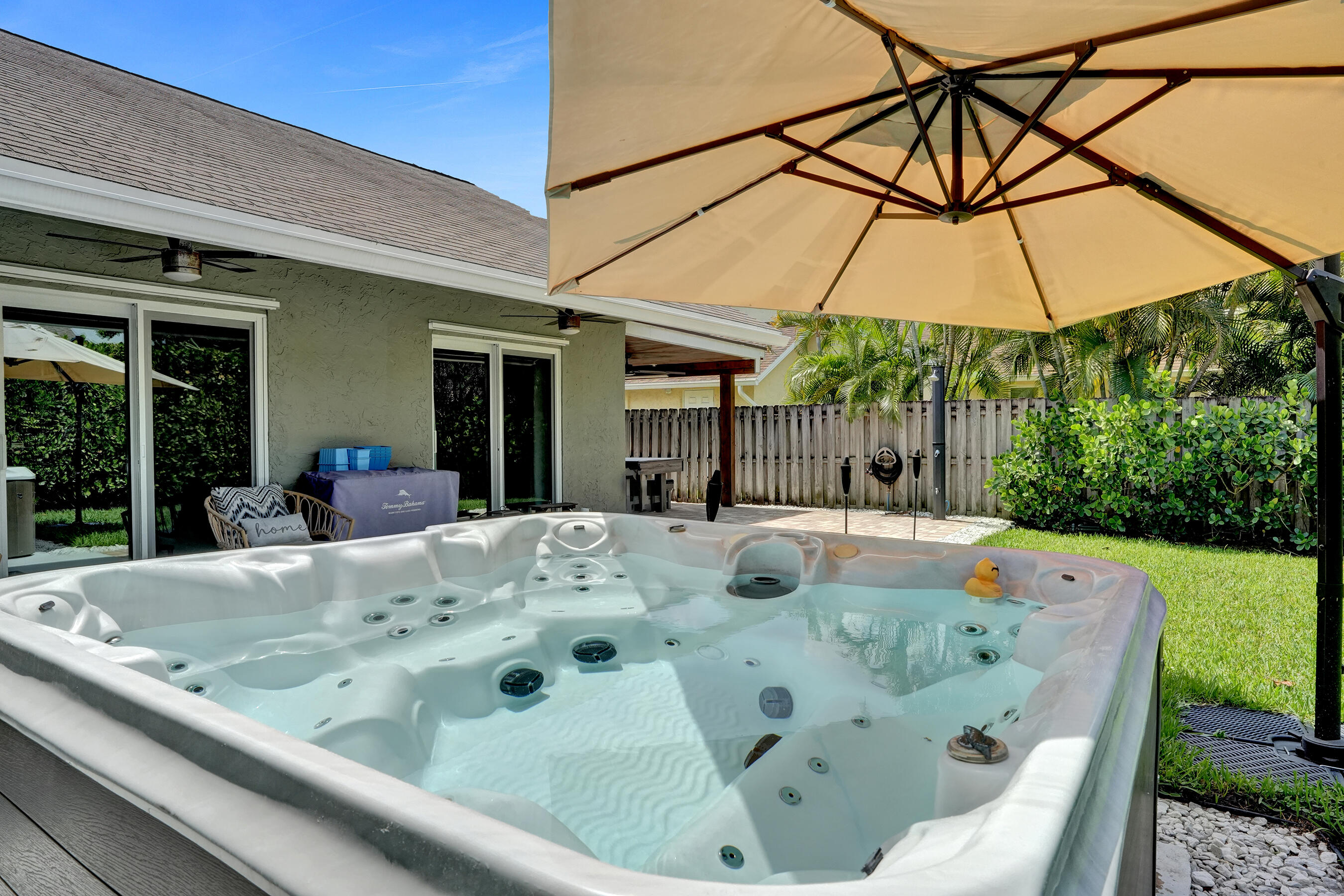 TROPIC PALMS 2 - Residential
