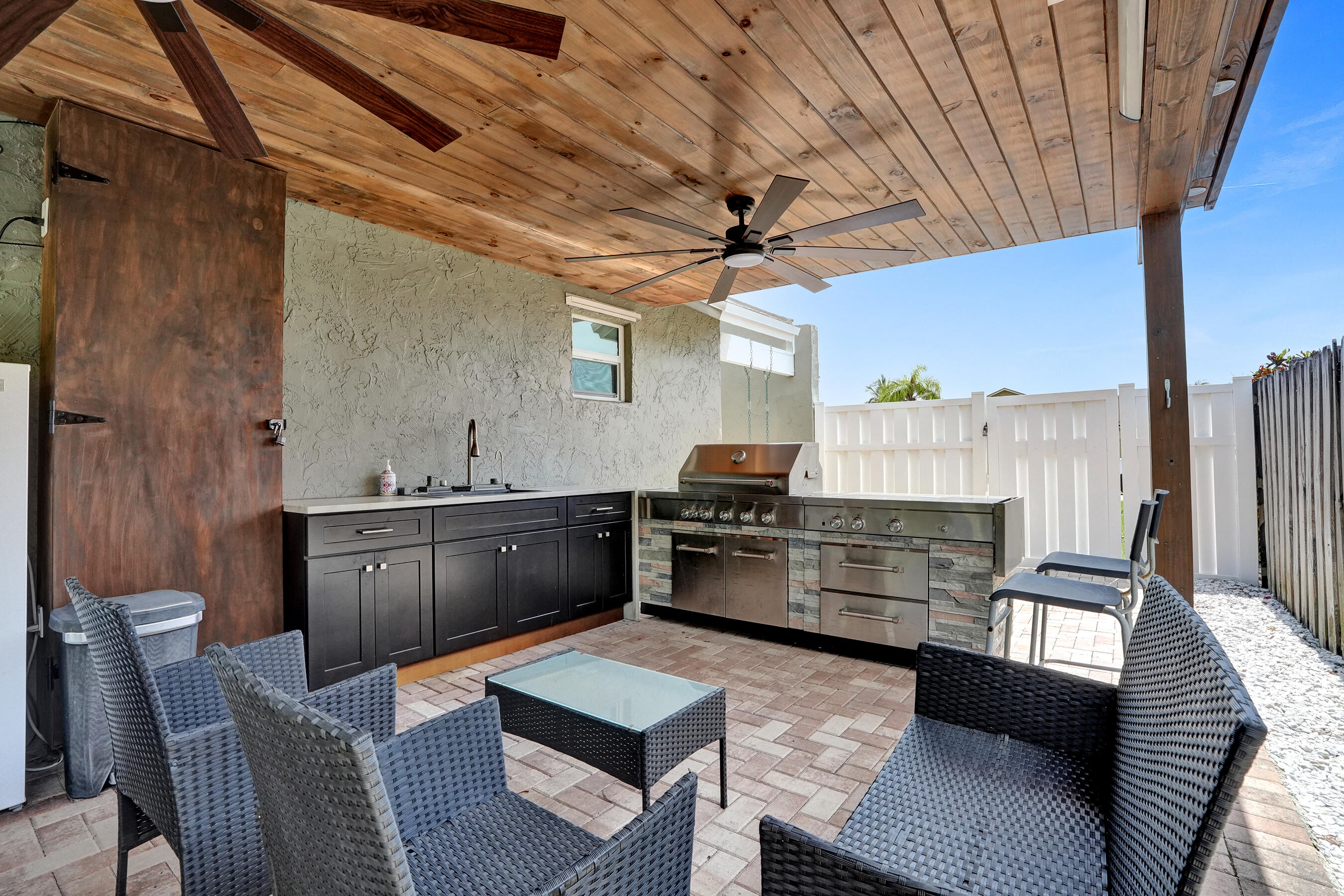 TROPIC PALMS 2 - Residential
