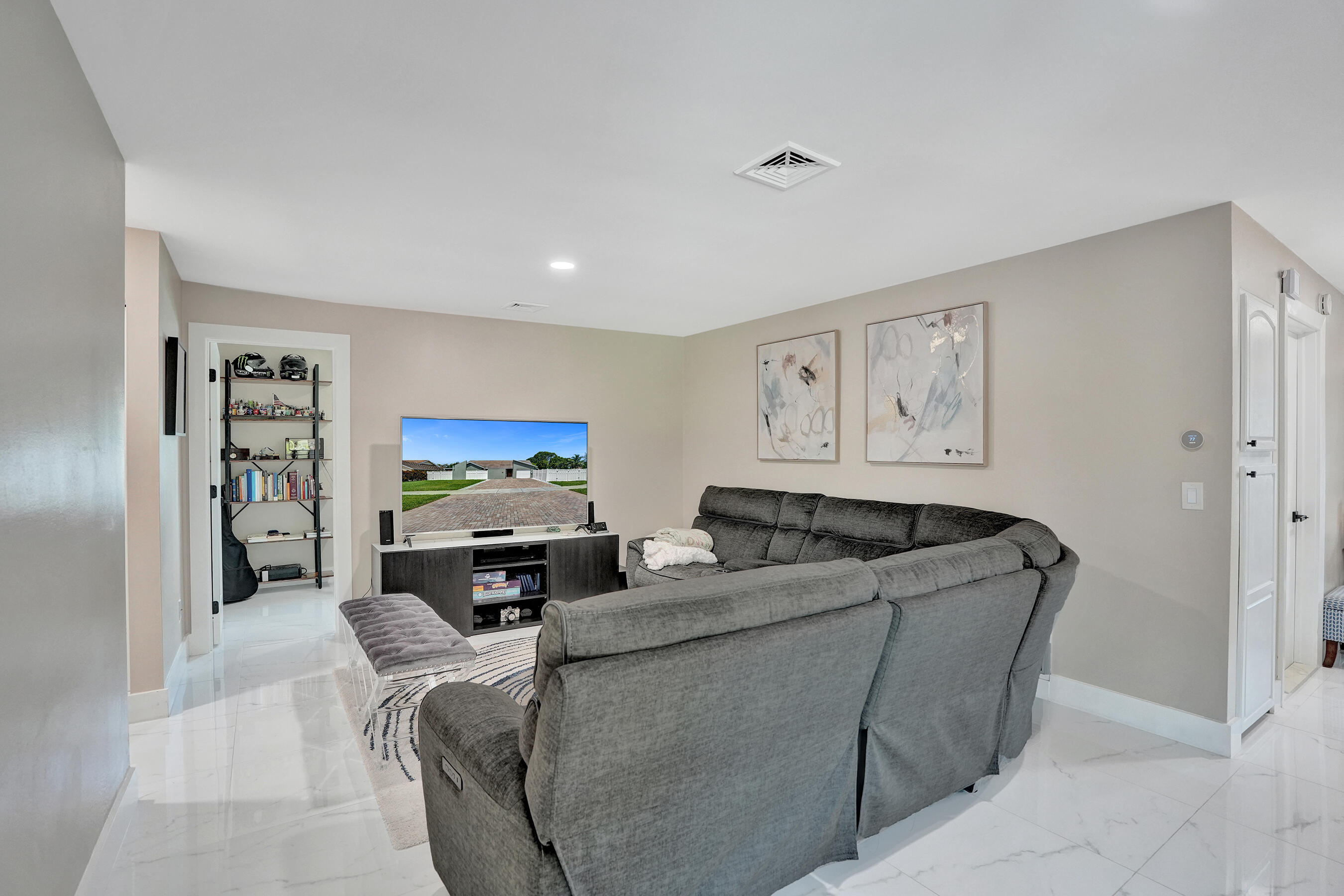 TROPIC PALMS 2 - Residential