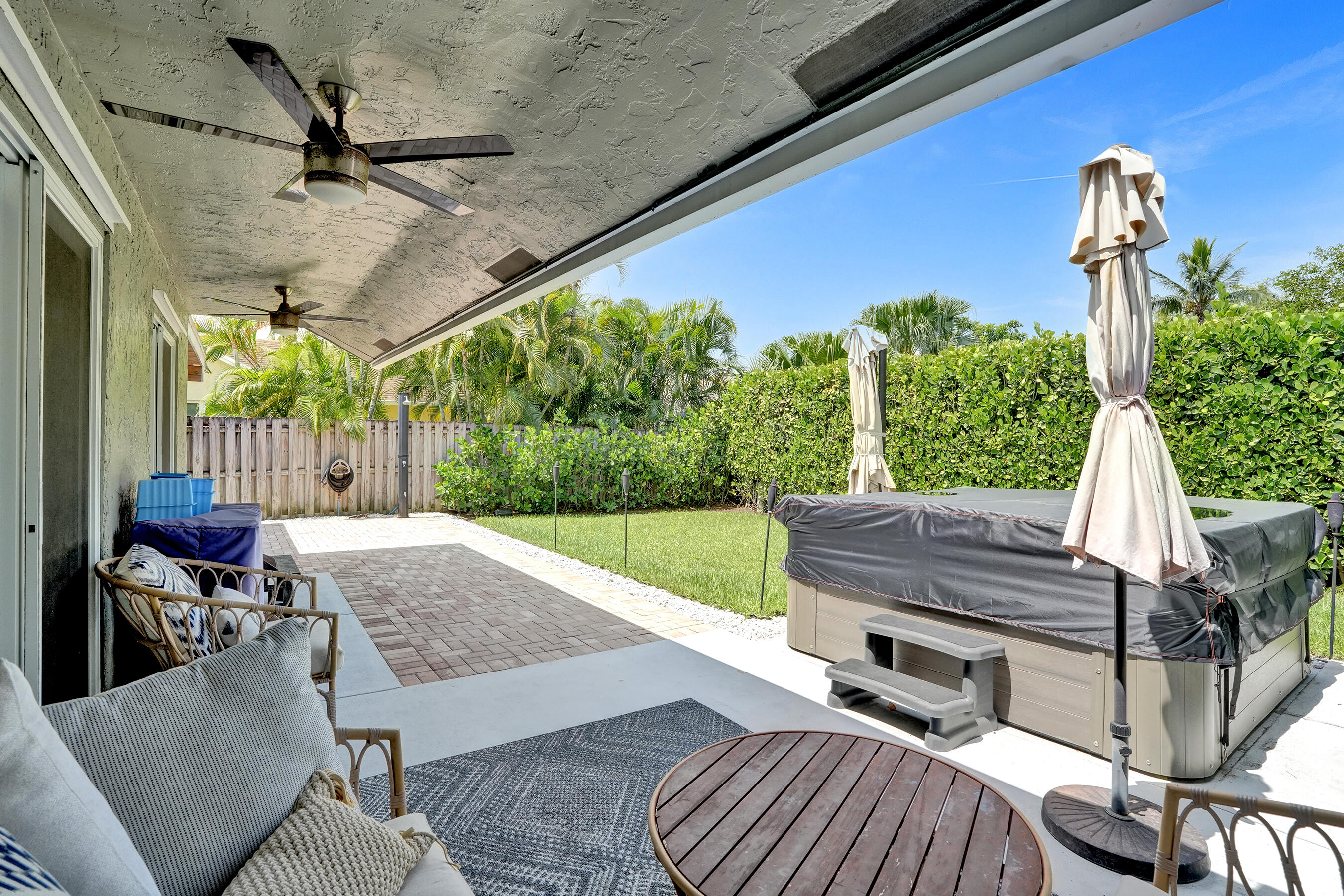 TROPIC PALMS 2 - Residential