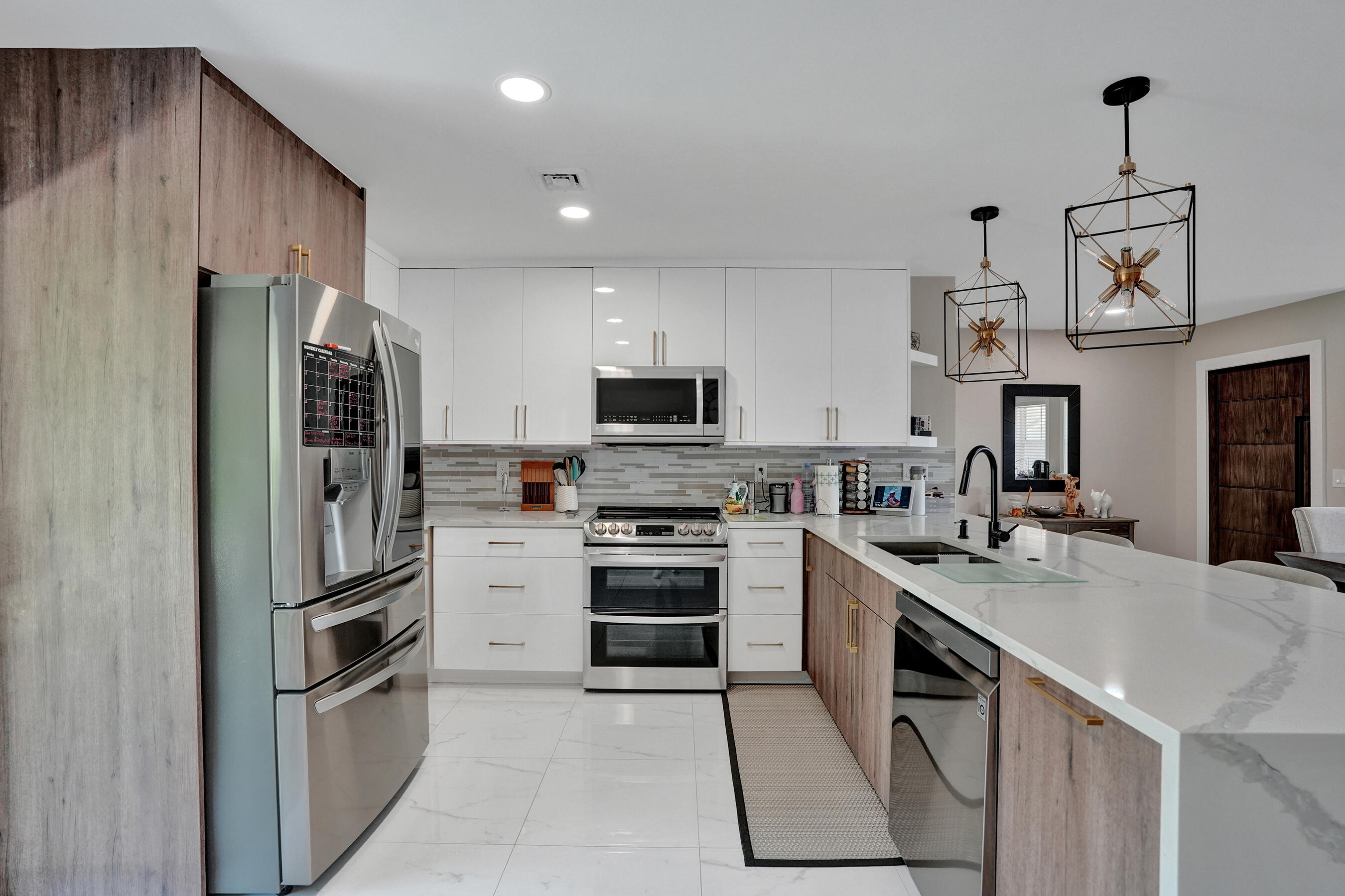 TROPIC PALMS 2 - Residential