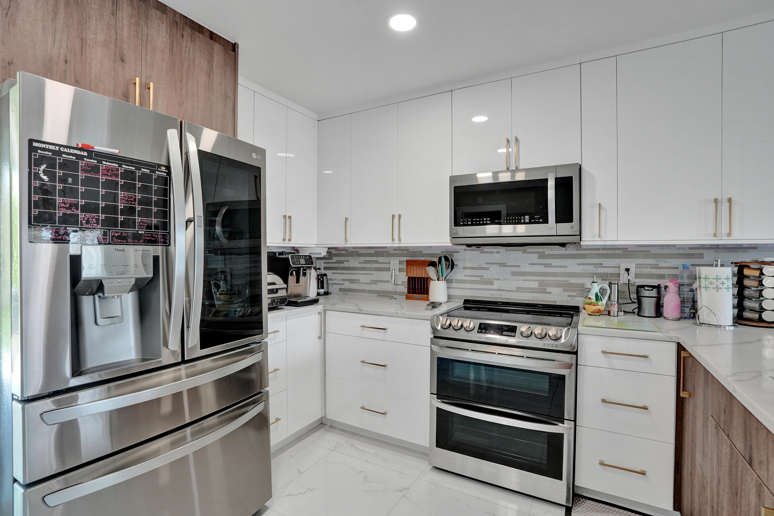 TROPIC PALMS 2 - Residential