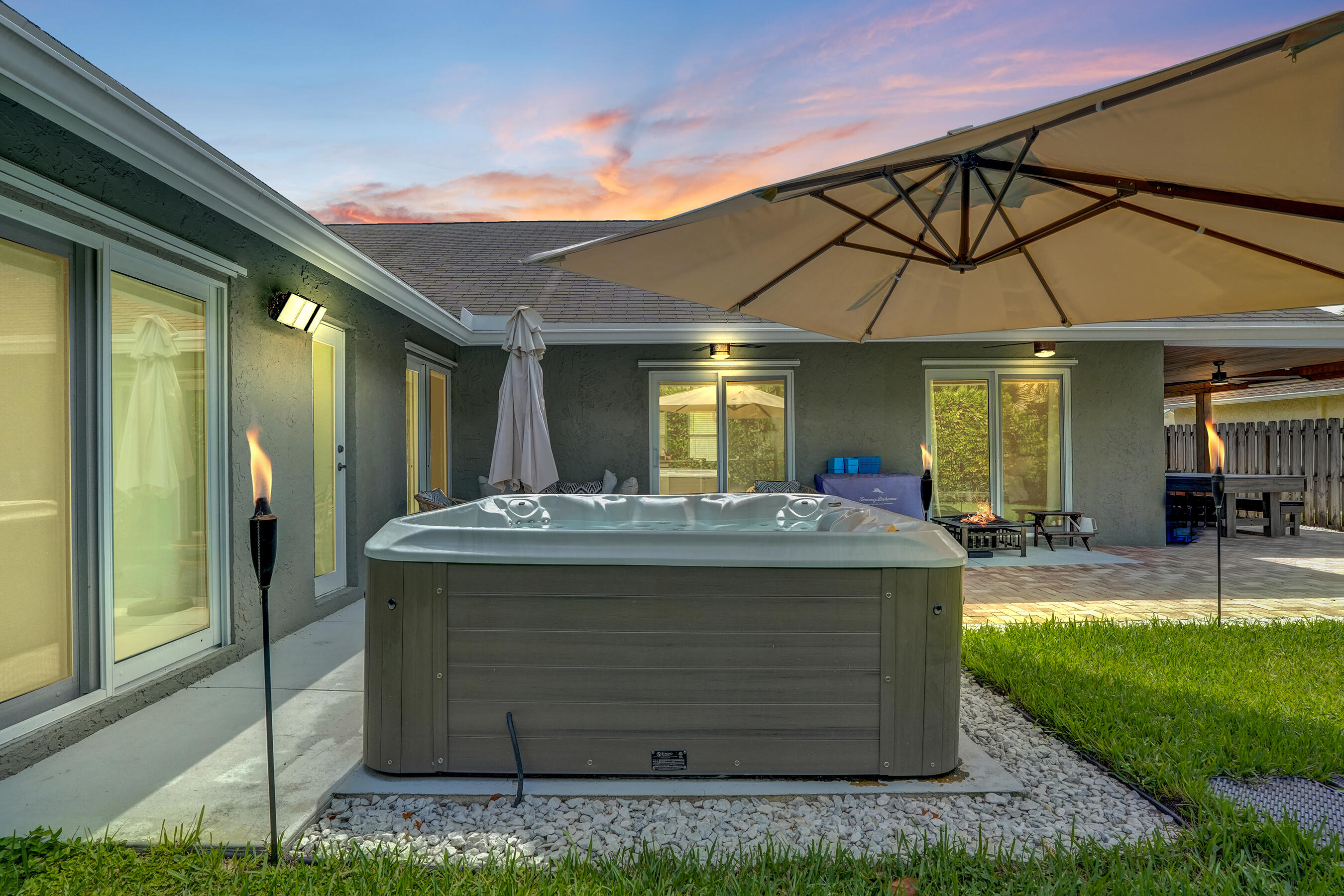 TROPIC PALMS 2 - Residential