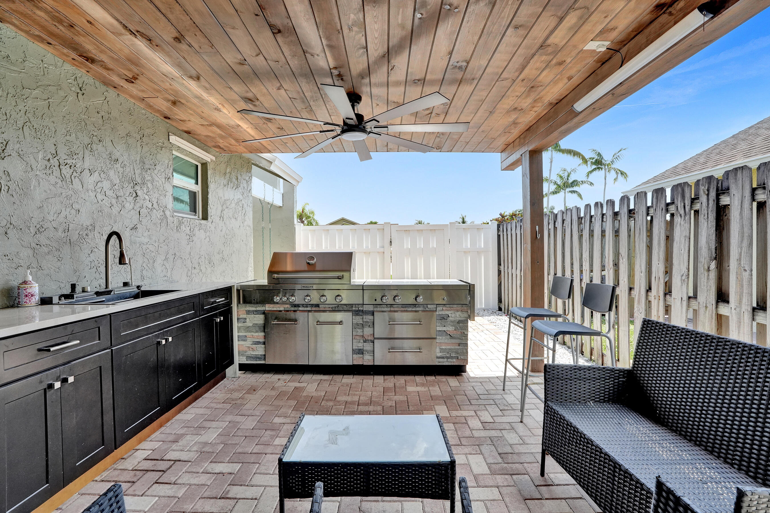 TROPIC PALMS 2 - Residential