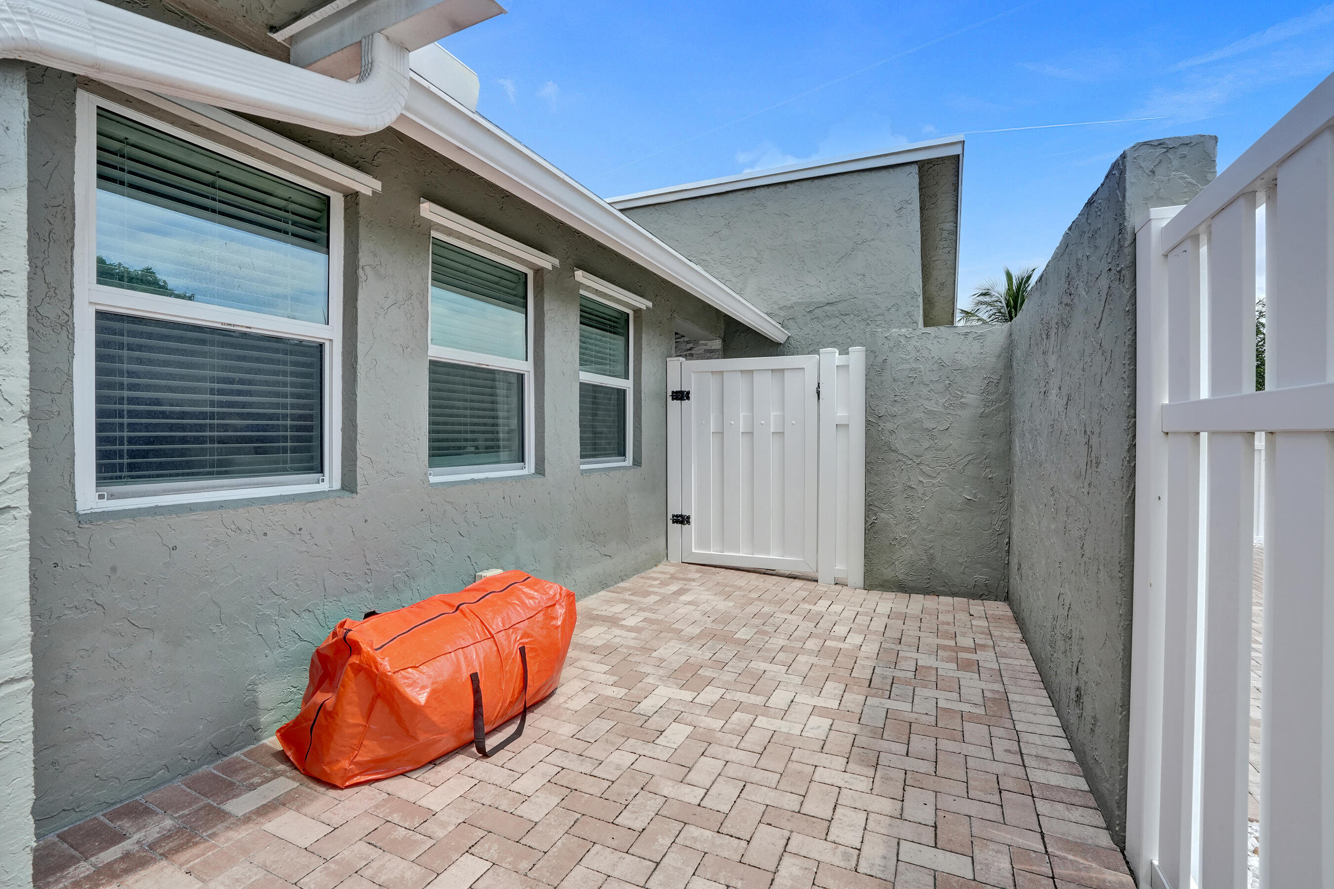 TROPIC PALMS 2 - Residential