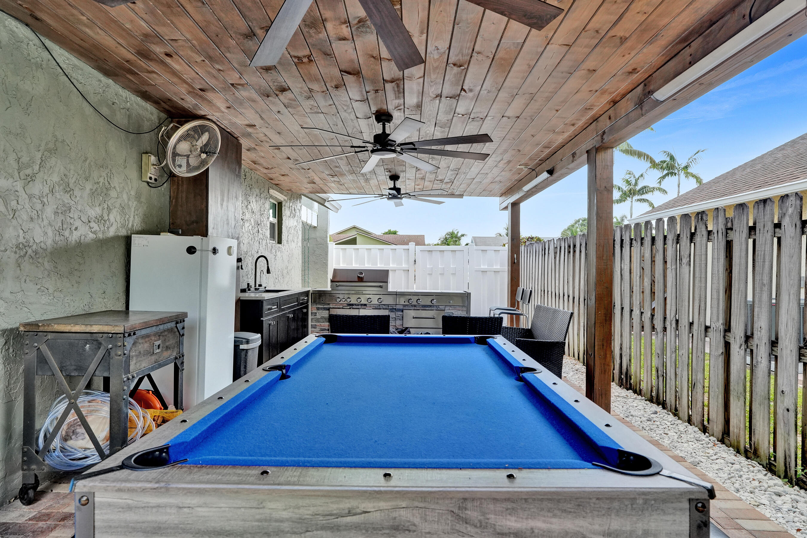 TROPIC PALMS 2 - Residential