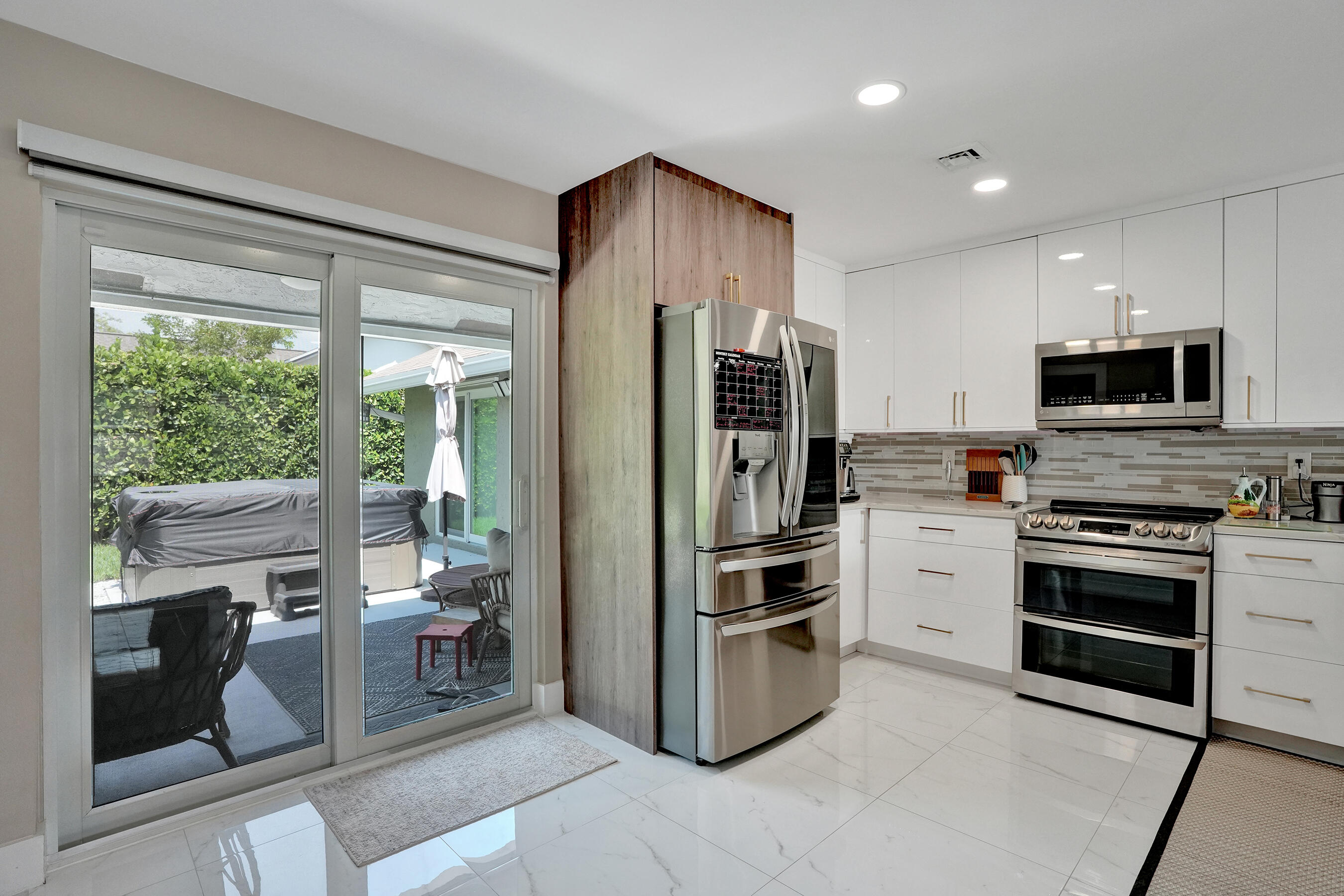TROPIC PALMS 2 - Residential