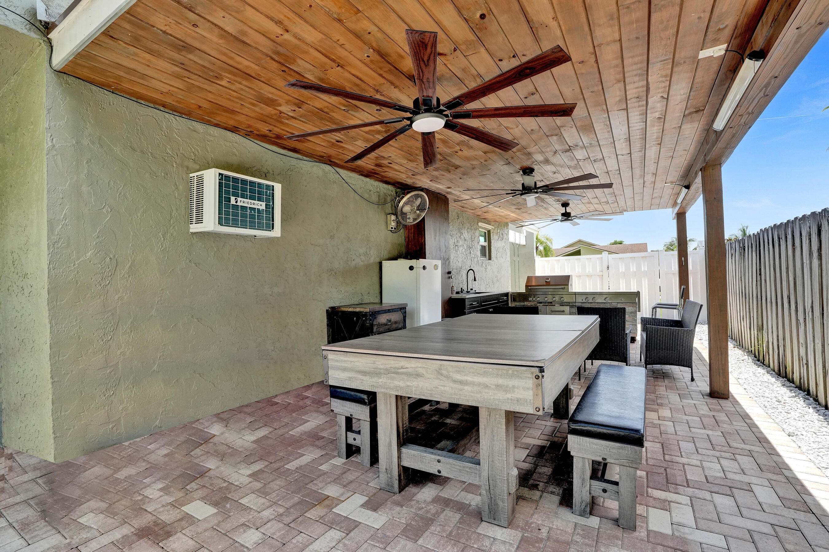 TROPIC PALMS 2 - Residential