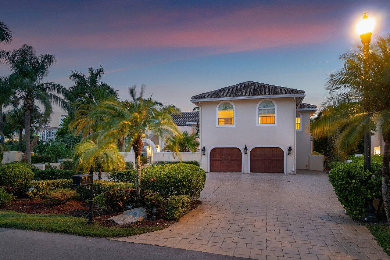 ROYAL PALM YACHT & COUNTRY CLUB - Residential