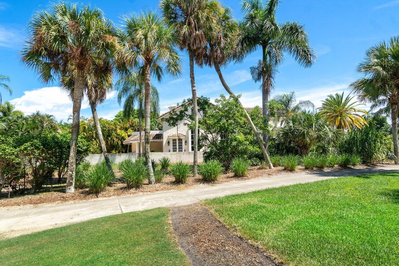 ROYAL PALM YACHT & COUNTRY CLUB - Residential