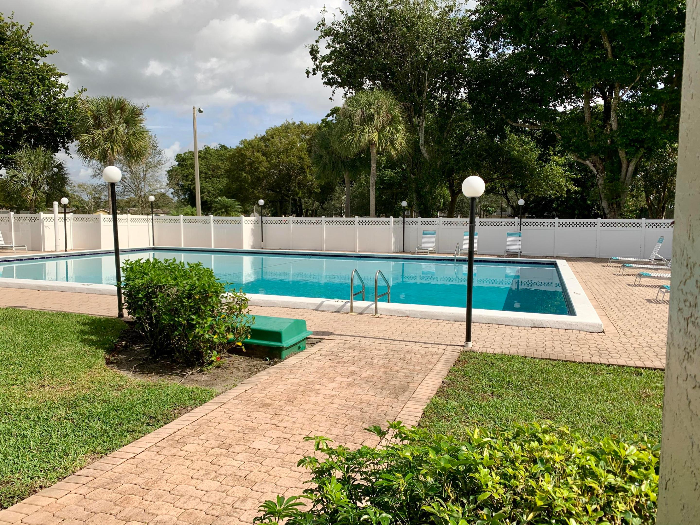 ROLLING HILLS GOLF AND TENNIS - Residential Lease