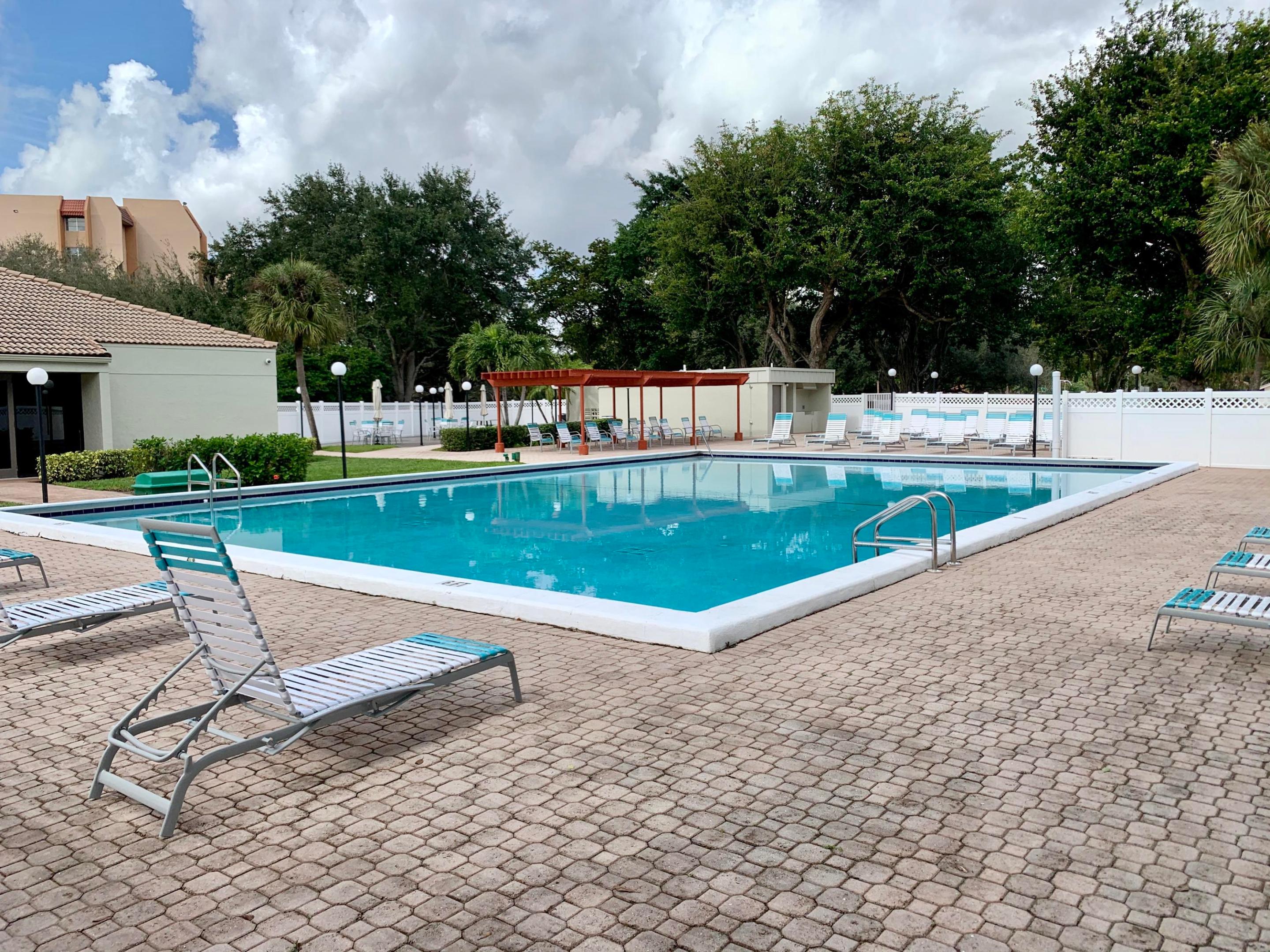 ROLLING HILLS GOLF AND TENNIS - Residential Lease