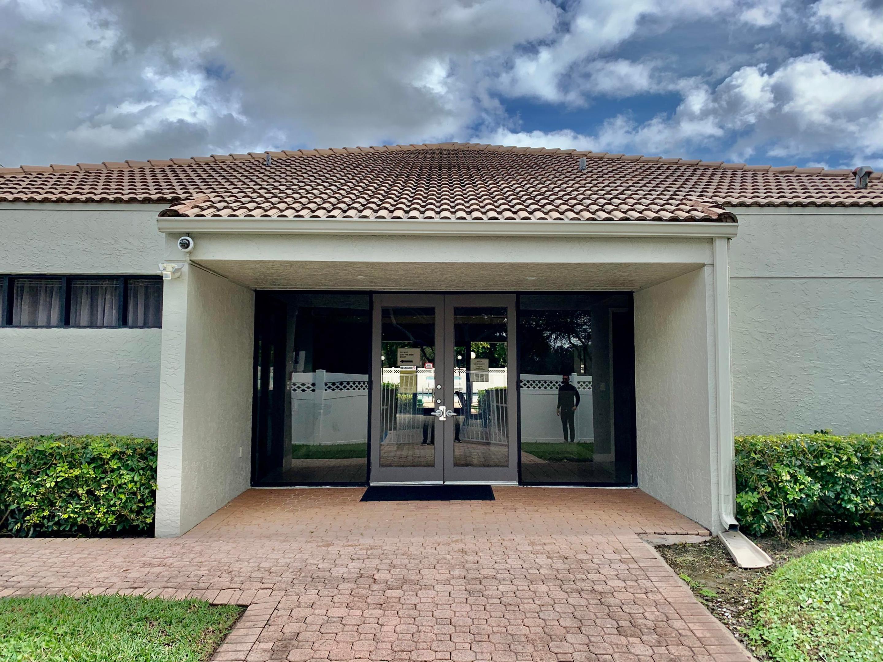 ROLLING HILLS GOLF AND TENNIS - Residential Lease