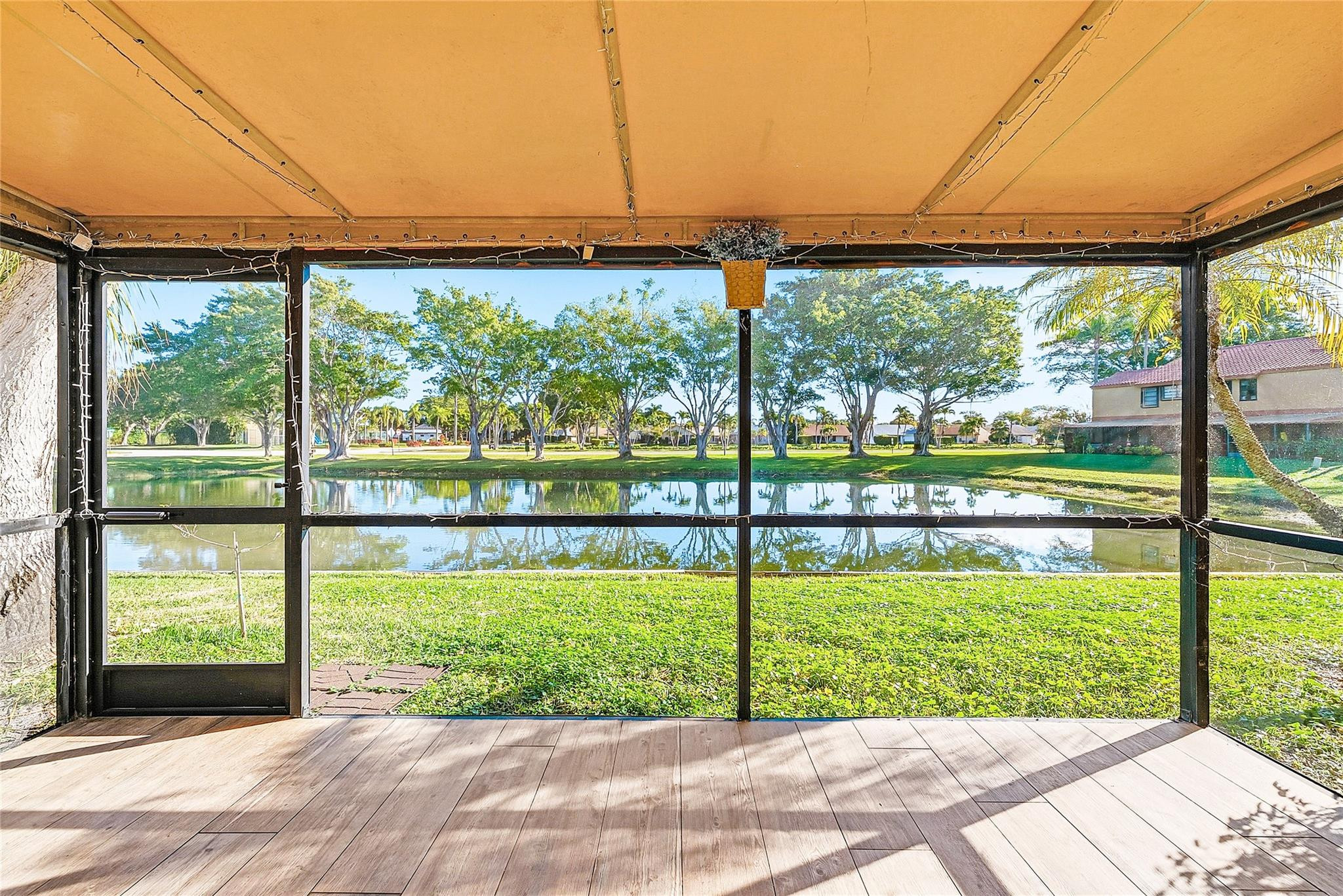 BOCA FONTANA TR E - Residential Lease