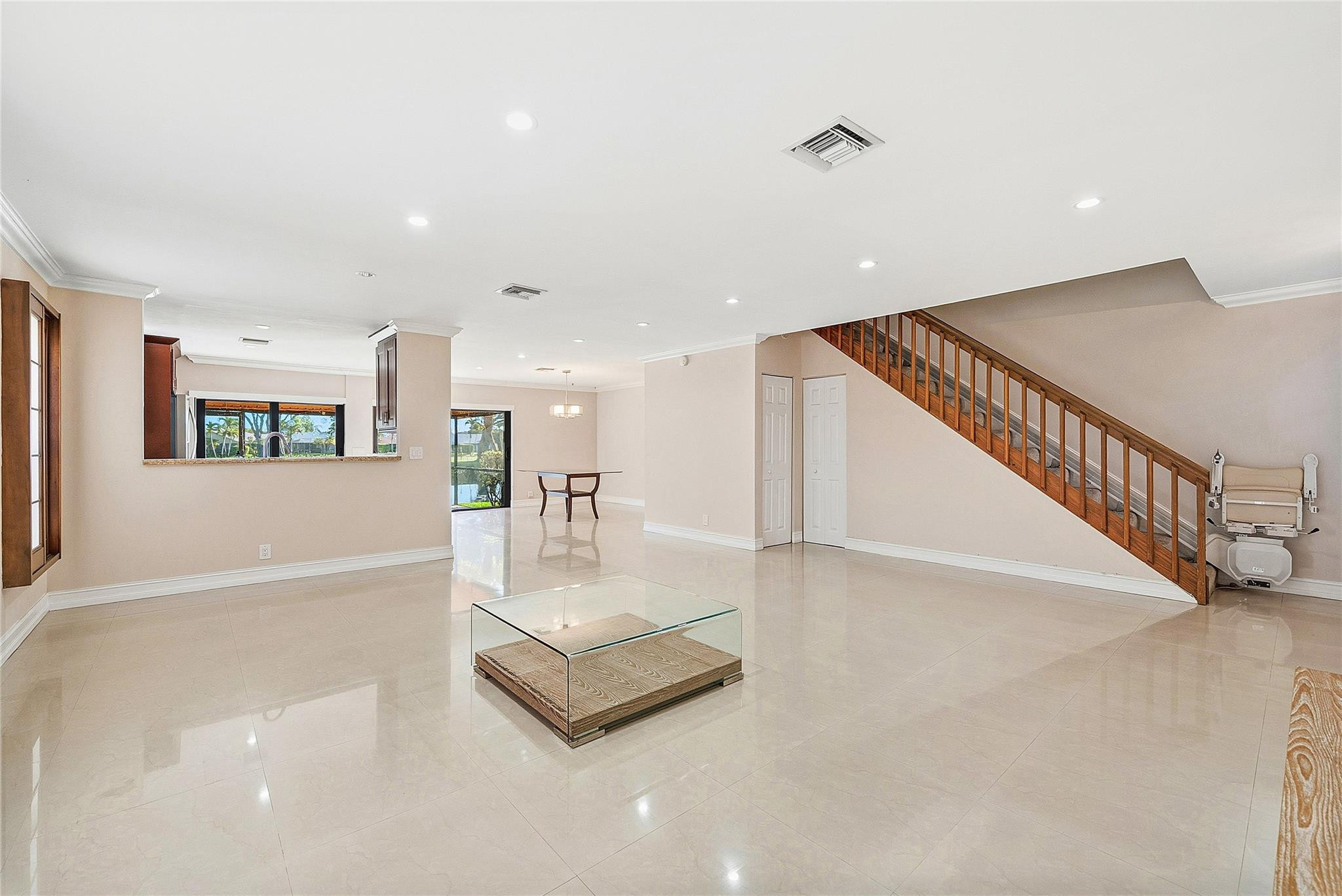 BOCA FONTANA TR E - Residential Lease