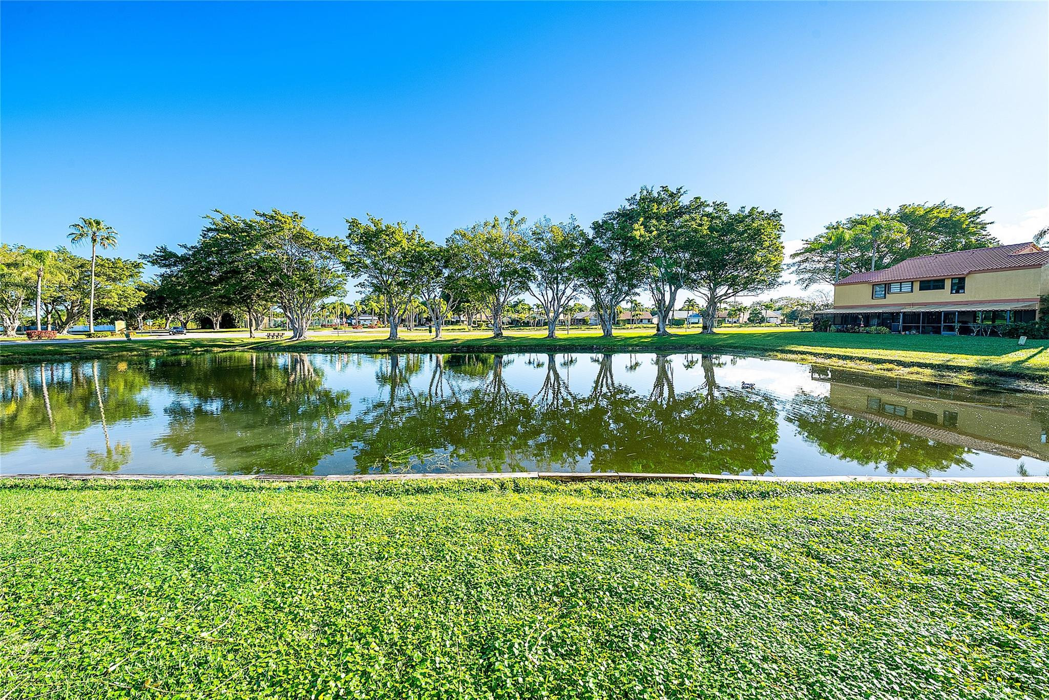 BOCA FONTANA TR E - Residential Lease