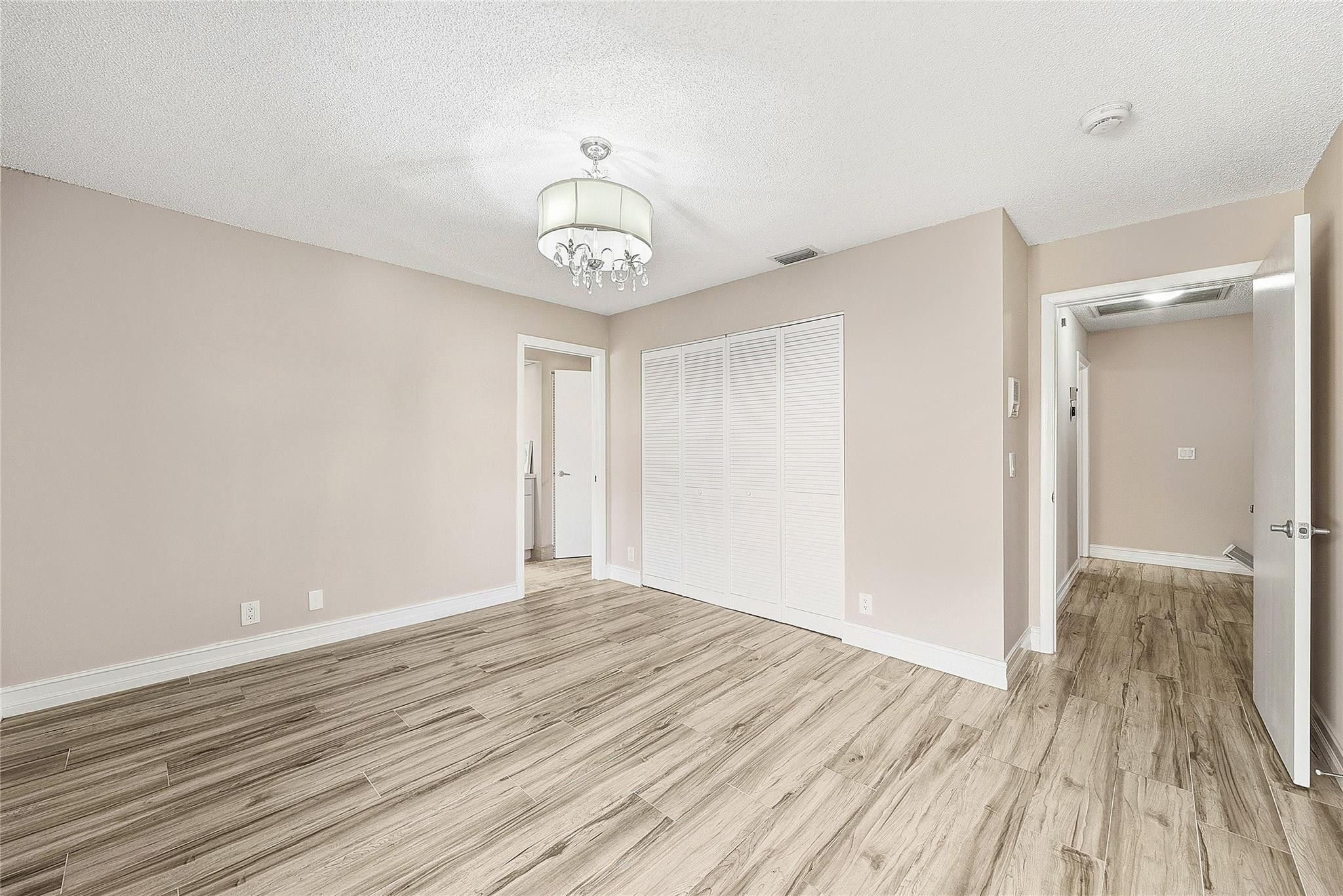 BOCA FONTANA TR E - Residential Lease