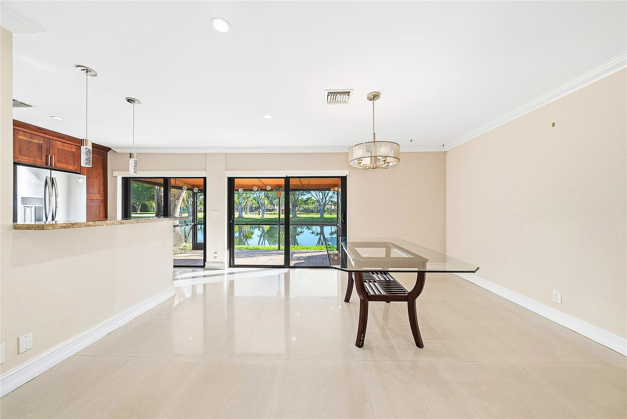 BOCA FONTANA TR E - Residential Lease