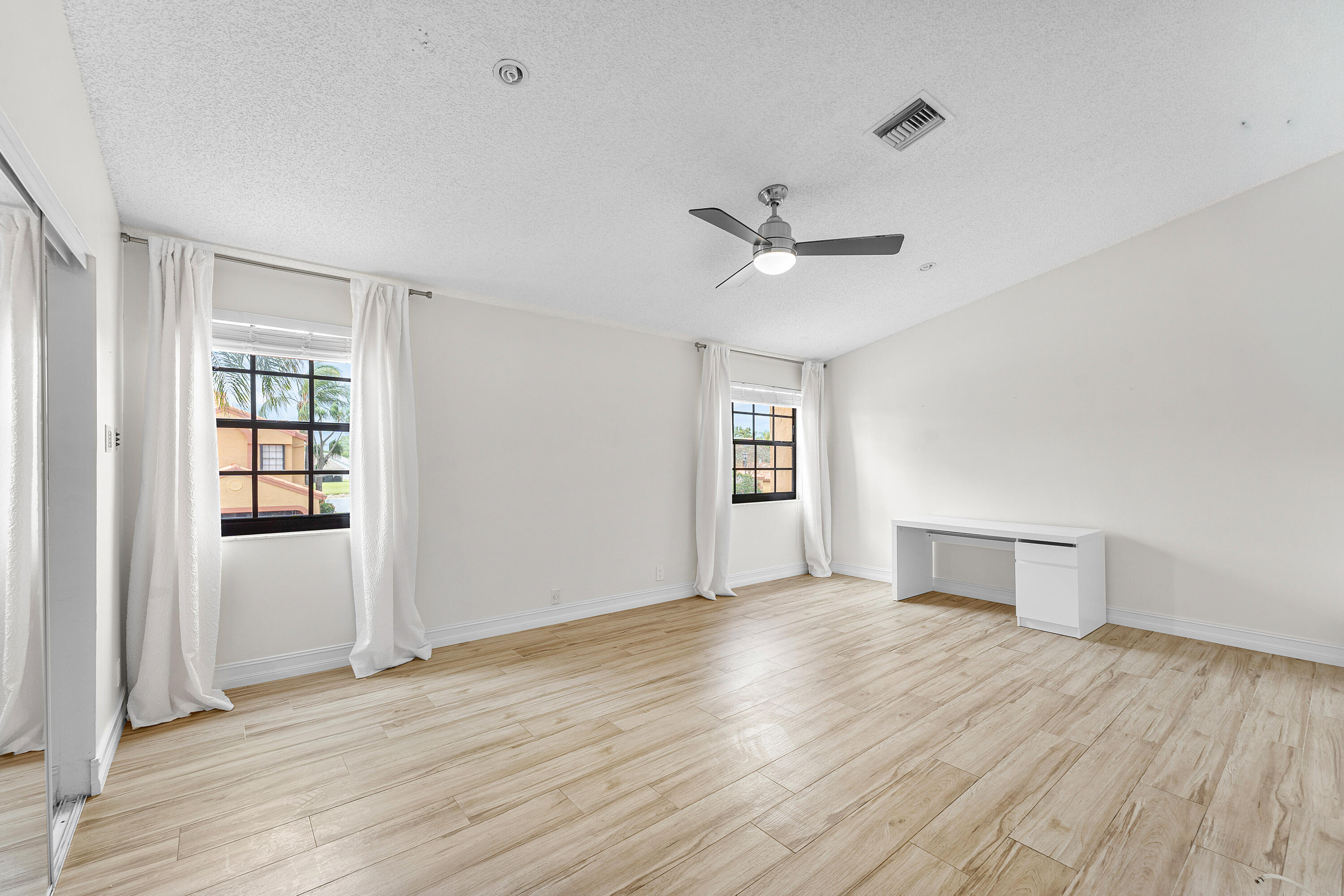 BOCA FONTANA TR E - Residential Lease