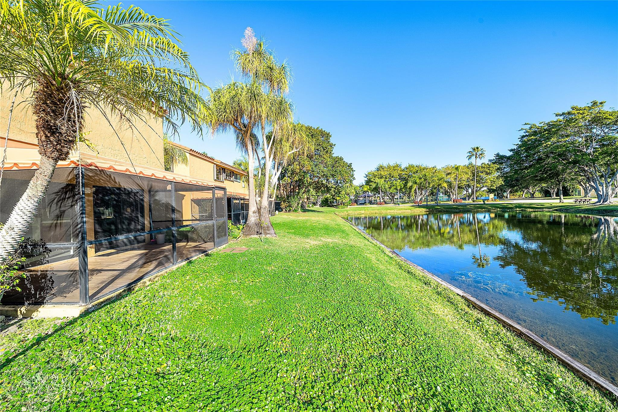 BOCA FONTANA TR E - Residential Lease