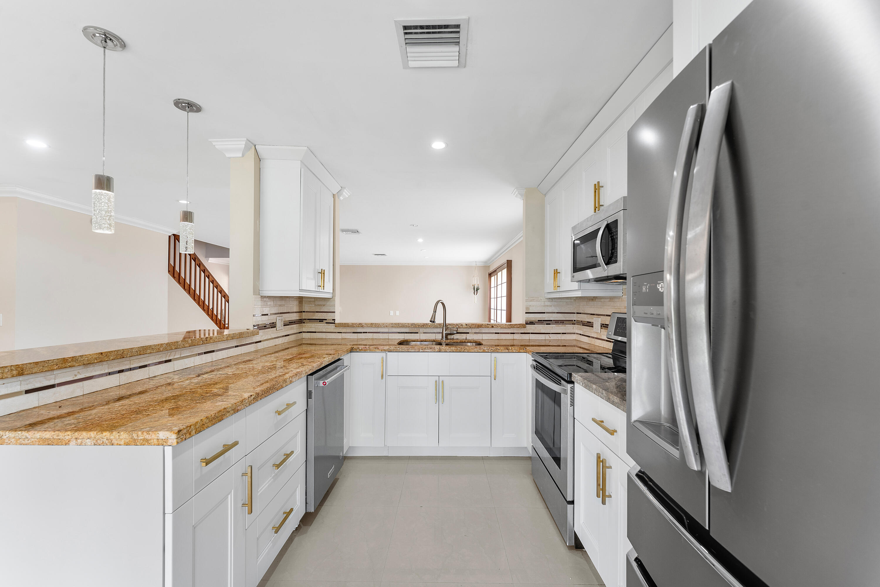 BOCA FONTANA TR E - Residential Lease