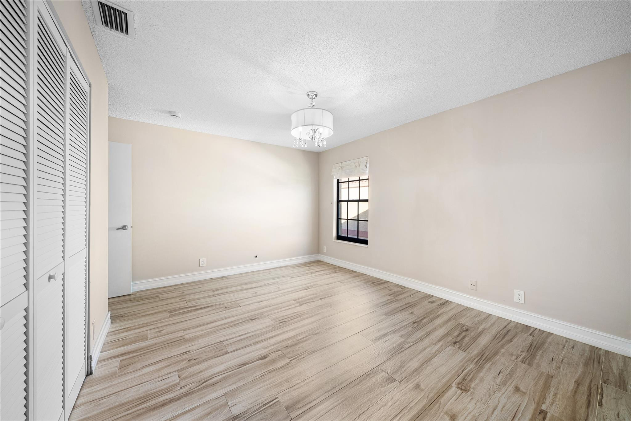 BOCA FONTANA TR E - Residential Lease
