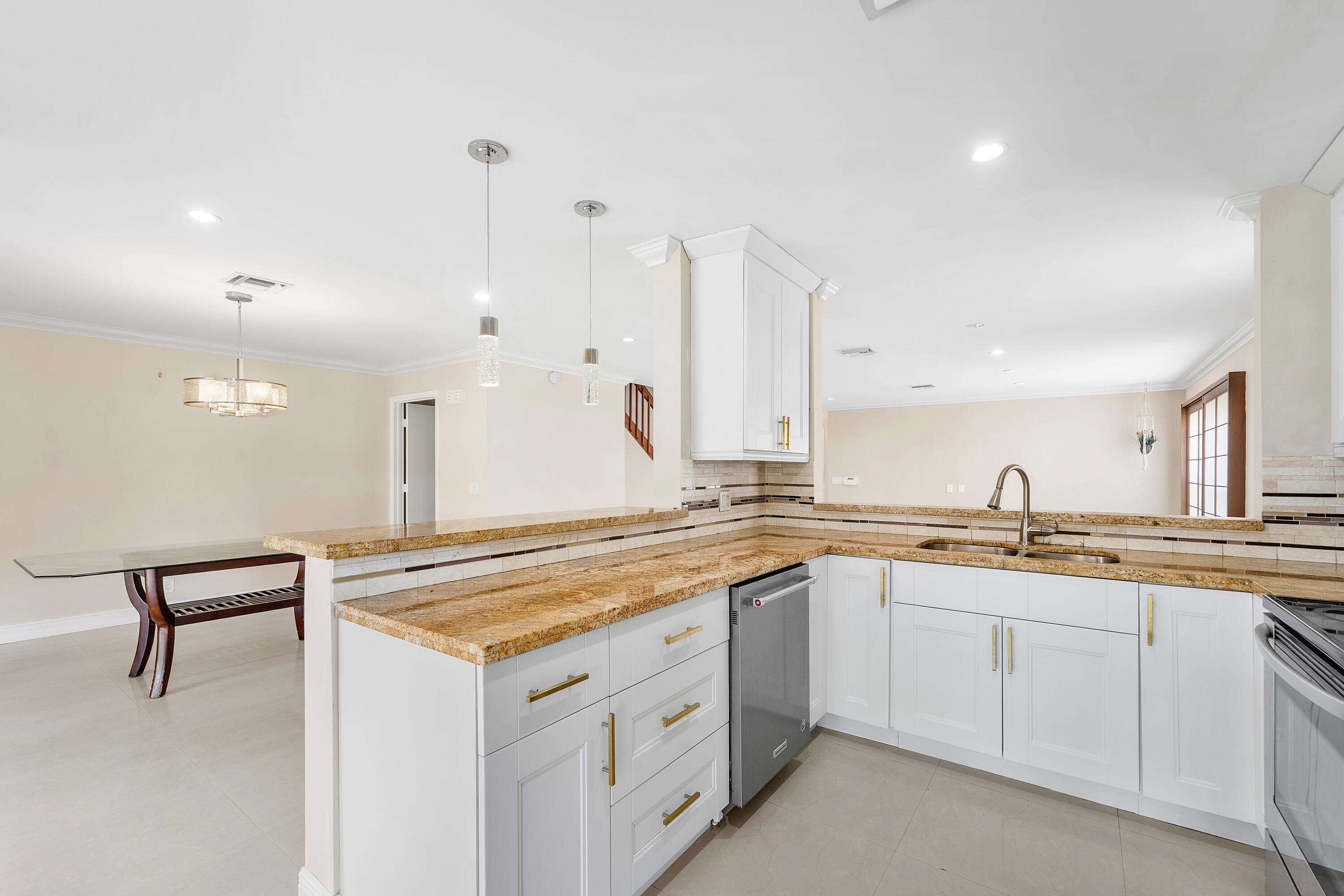 BOCA FONTANA TR E - Residential Lease