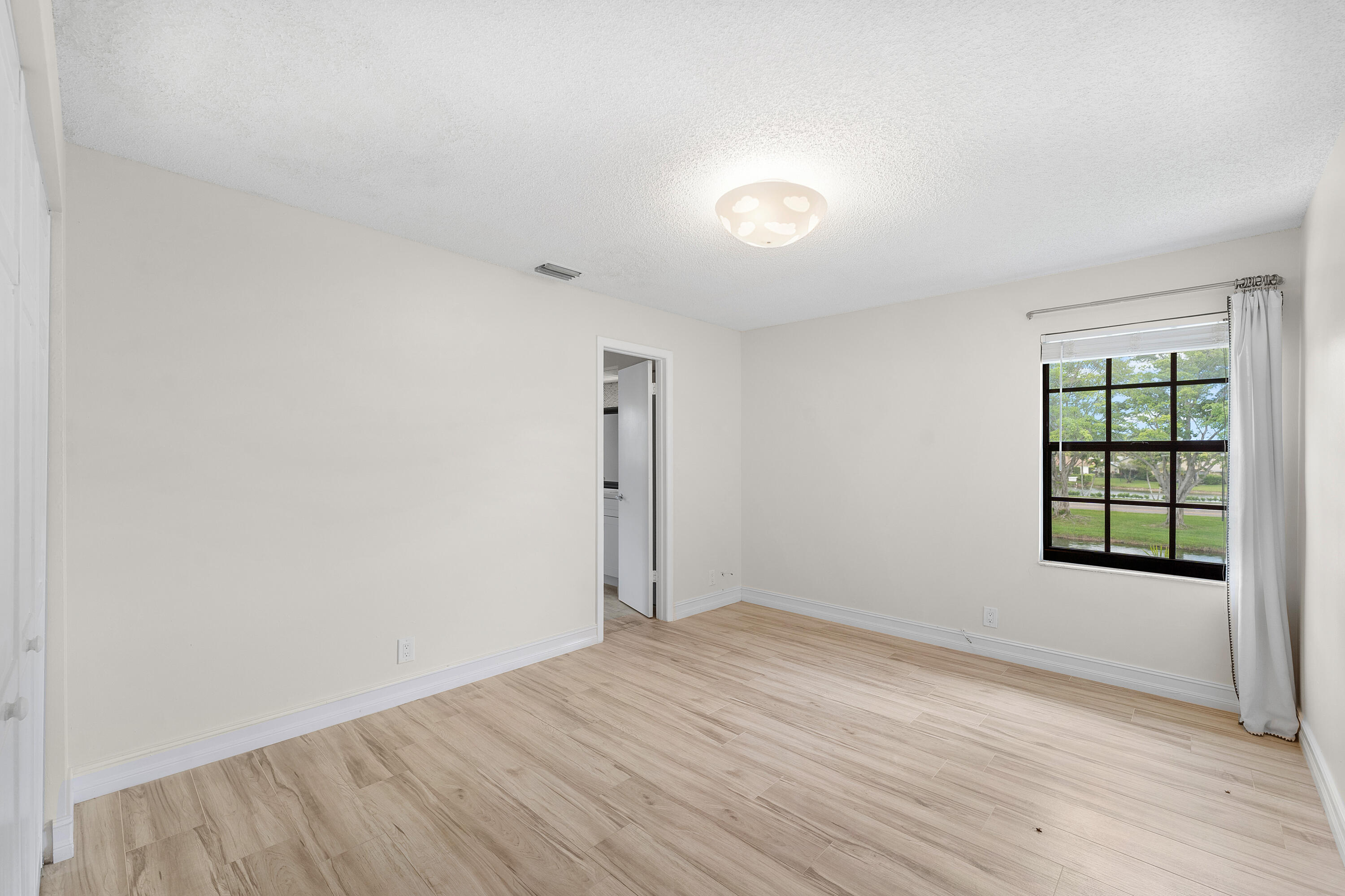 BOCA FONTANA TR E - Residential Lease