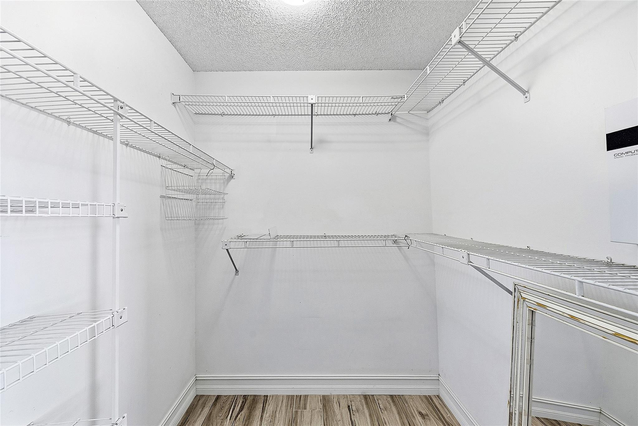 BOCA FONTANA TR E - Residential Lease