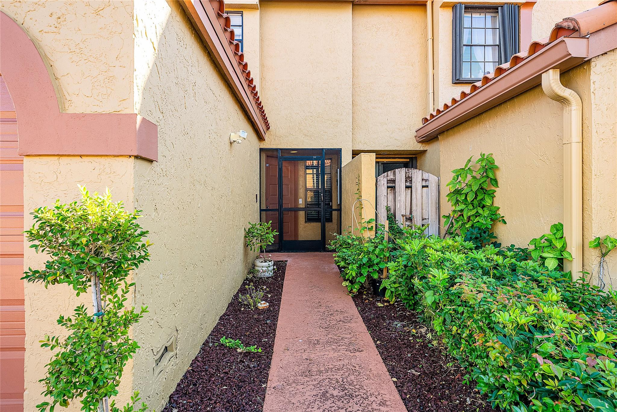 BOCA FONTANA TR E - Residential Lease