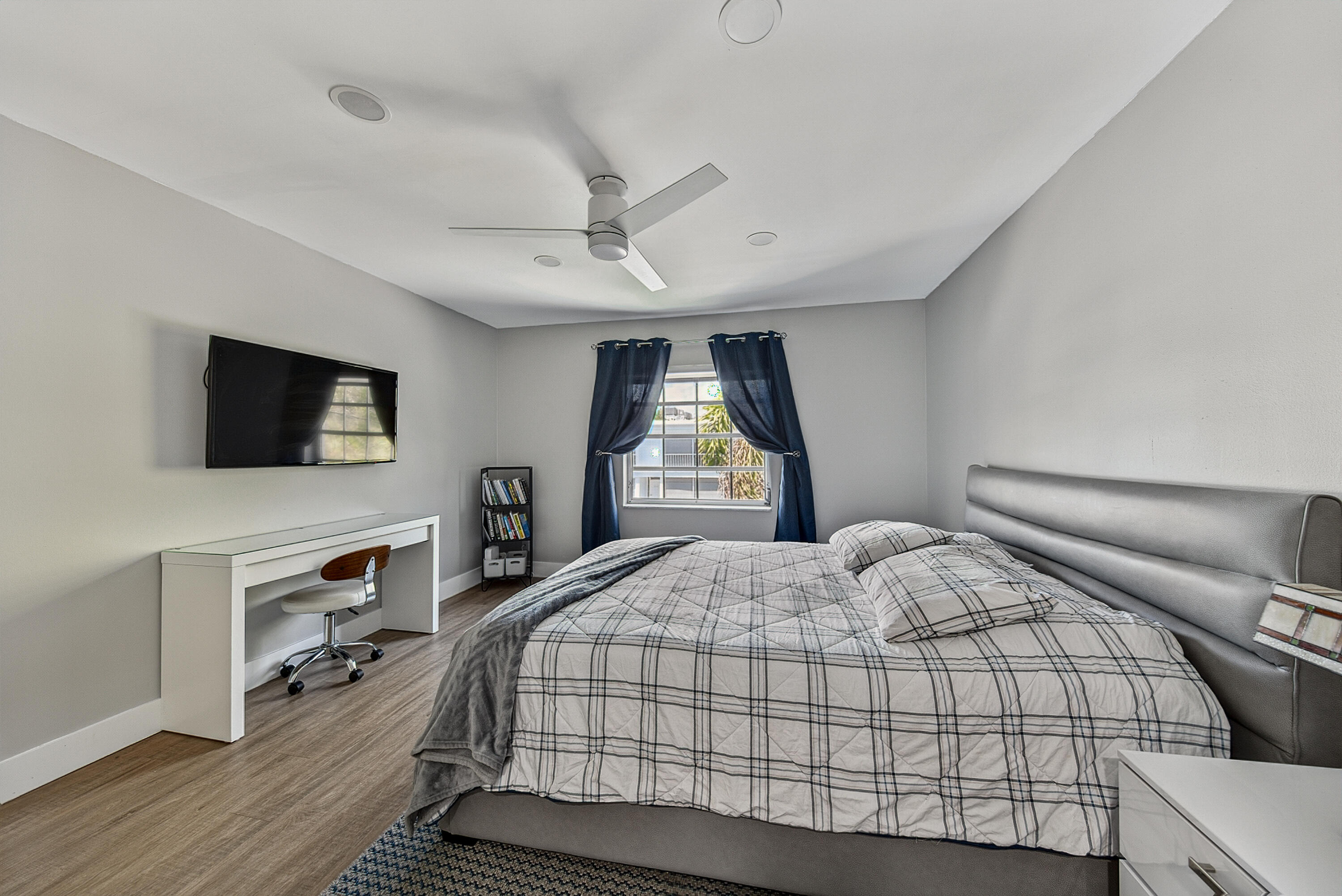 BAY COLONY CLUB CONDO - Residential