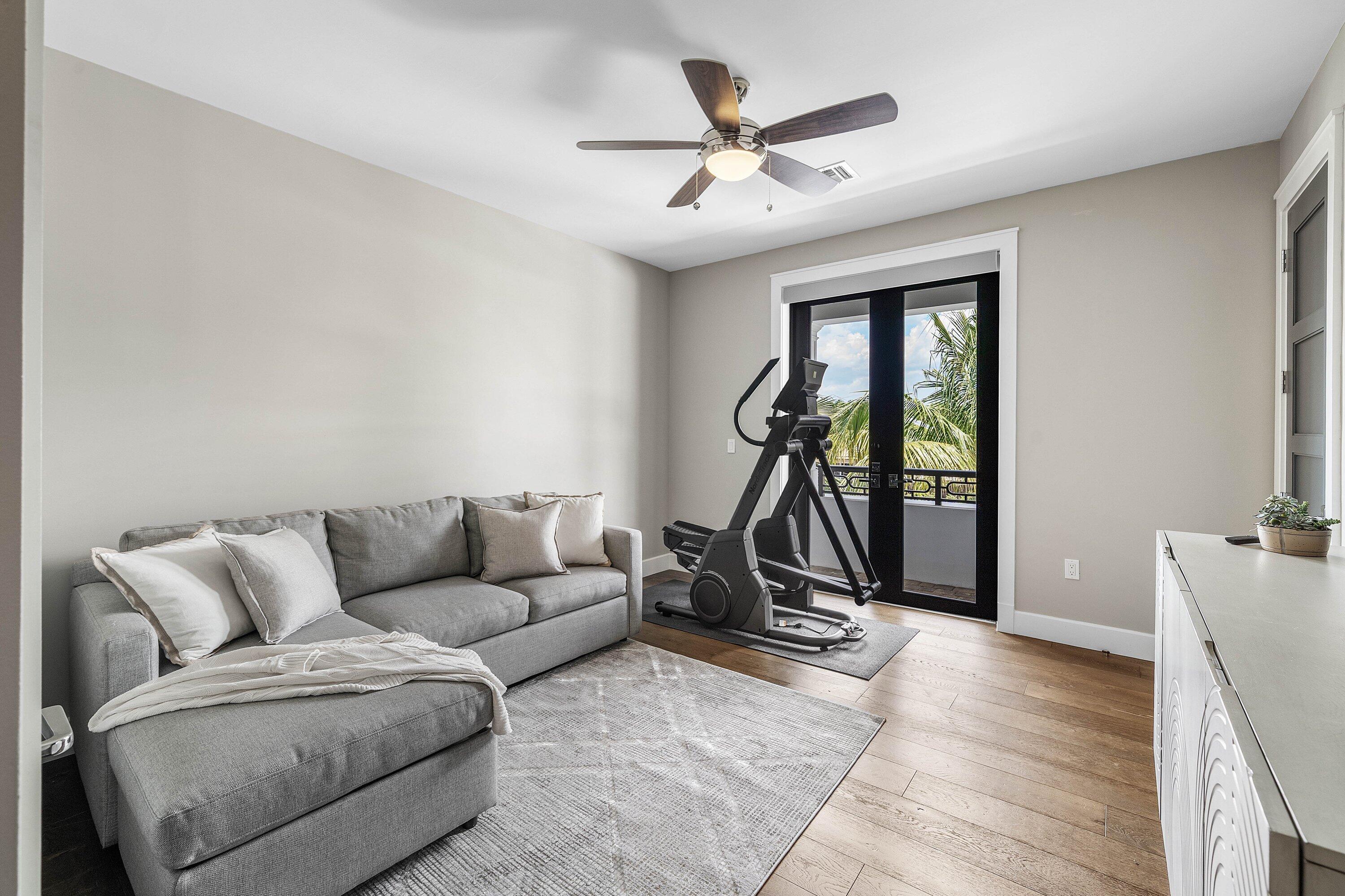 VENETIAN ISLES 2ND SEC - Residential